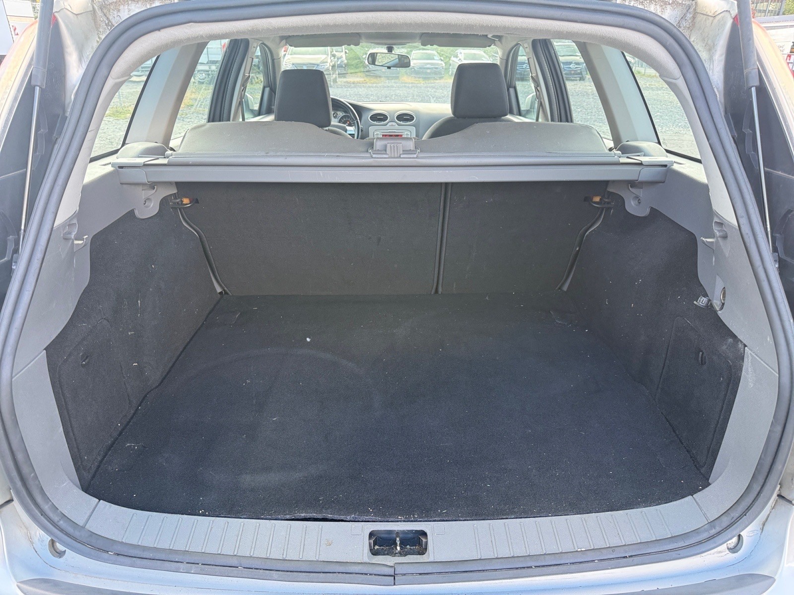 FORD Focus 1.8i-image-11