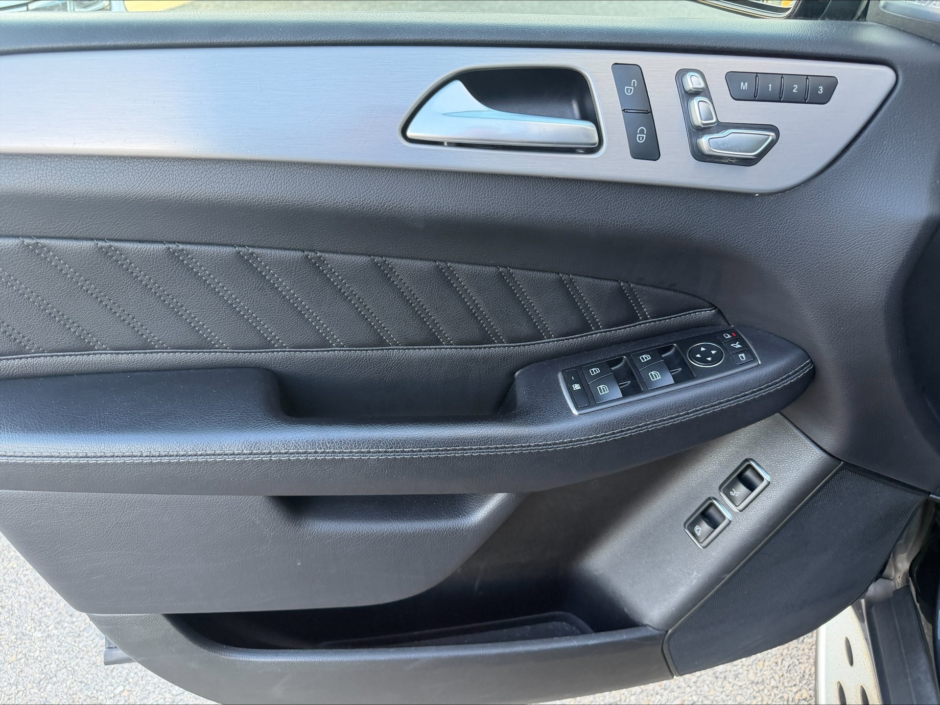 MERCEDES-BENZ GLE 350 d 4Matic 9G-Tronic-image-8