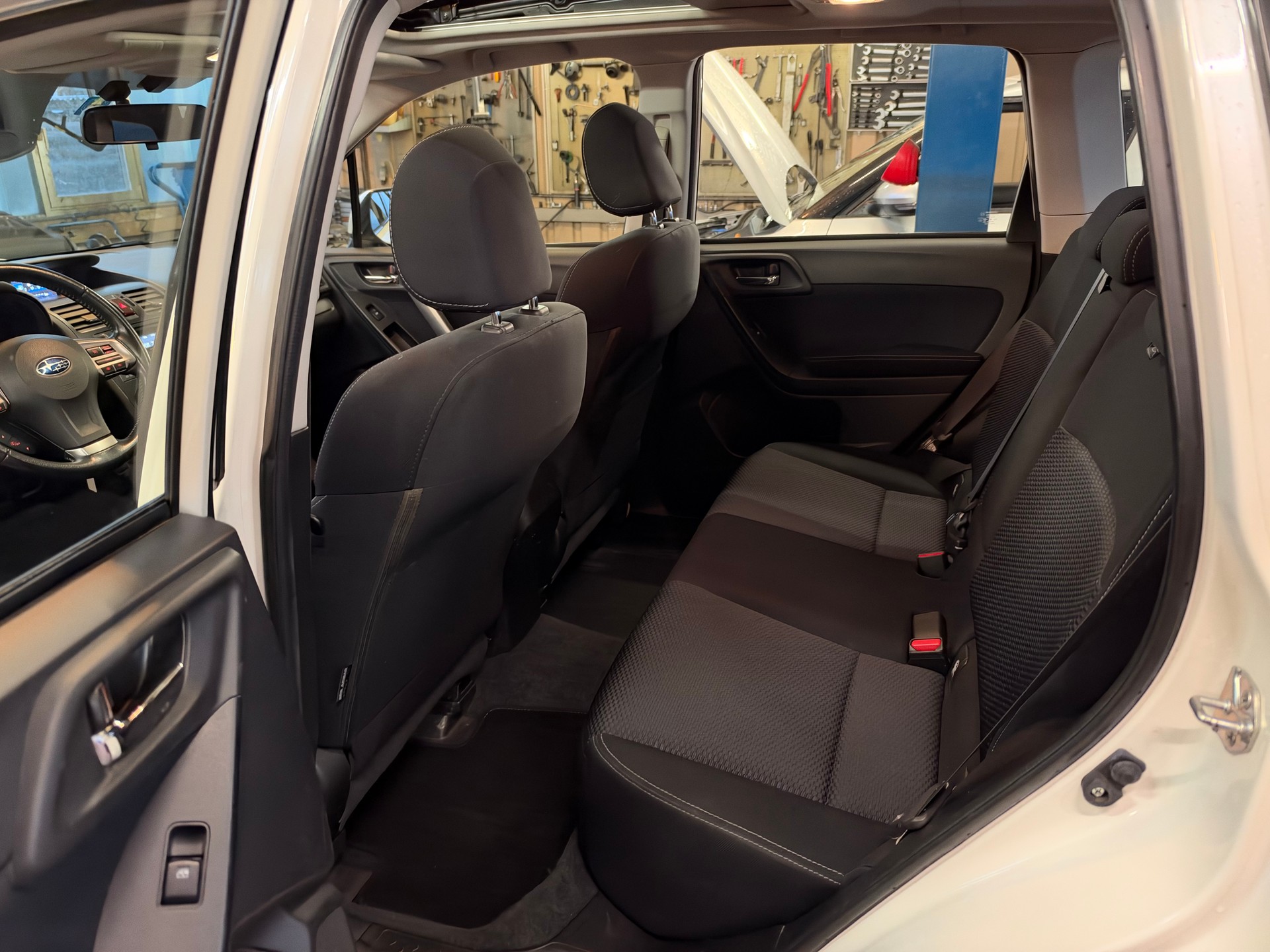 SUBARU Forester 2.0i Swiss-image-16