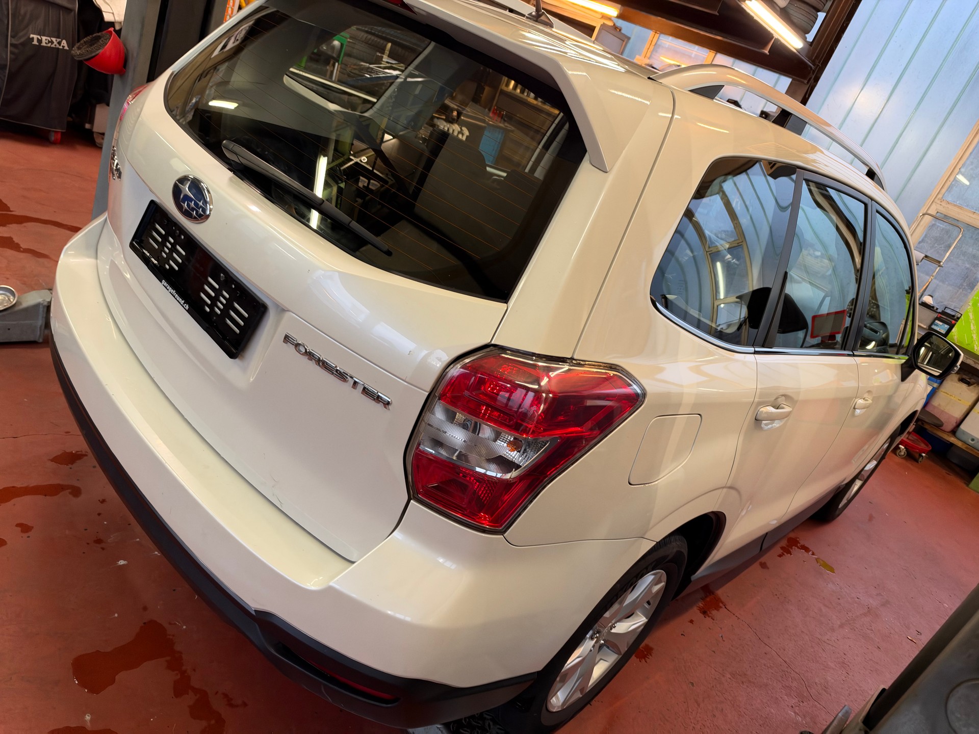 SUBARU Forester 2.0i Swiss-image-6