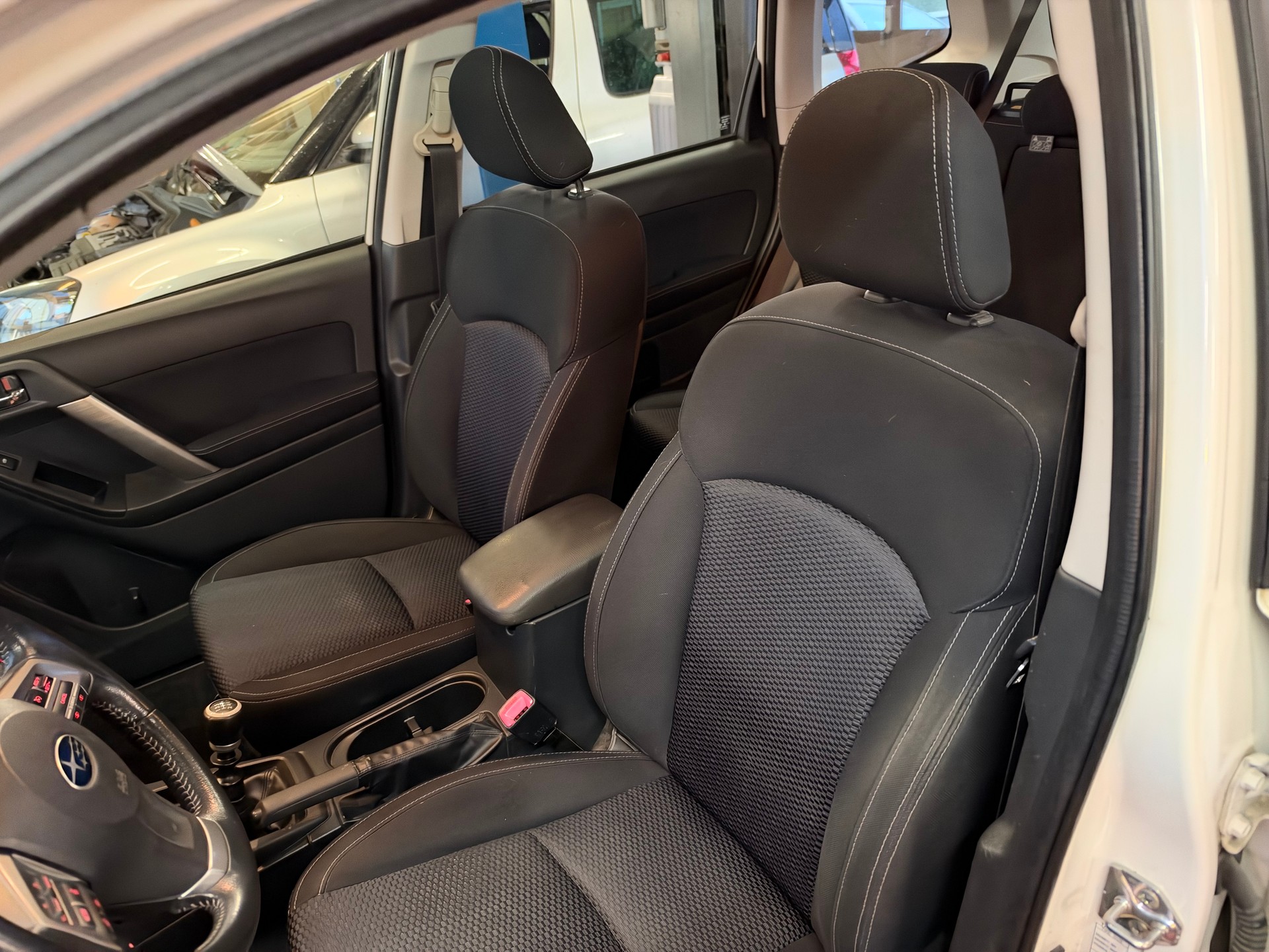 SUBARU Forester 2.0i Swiss-image-10