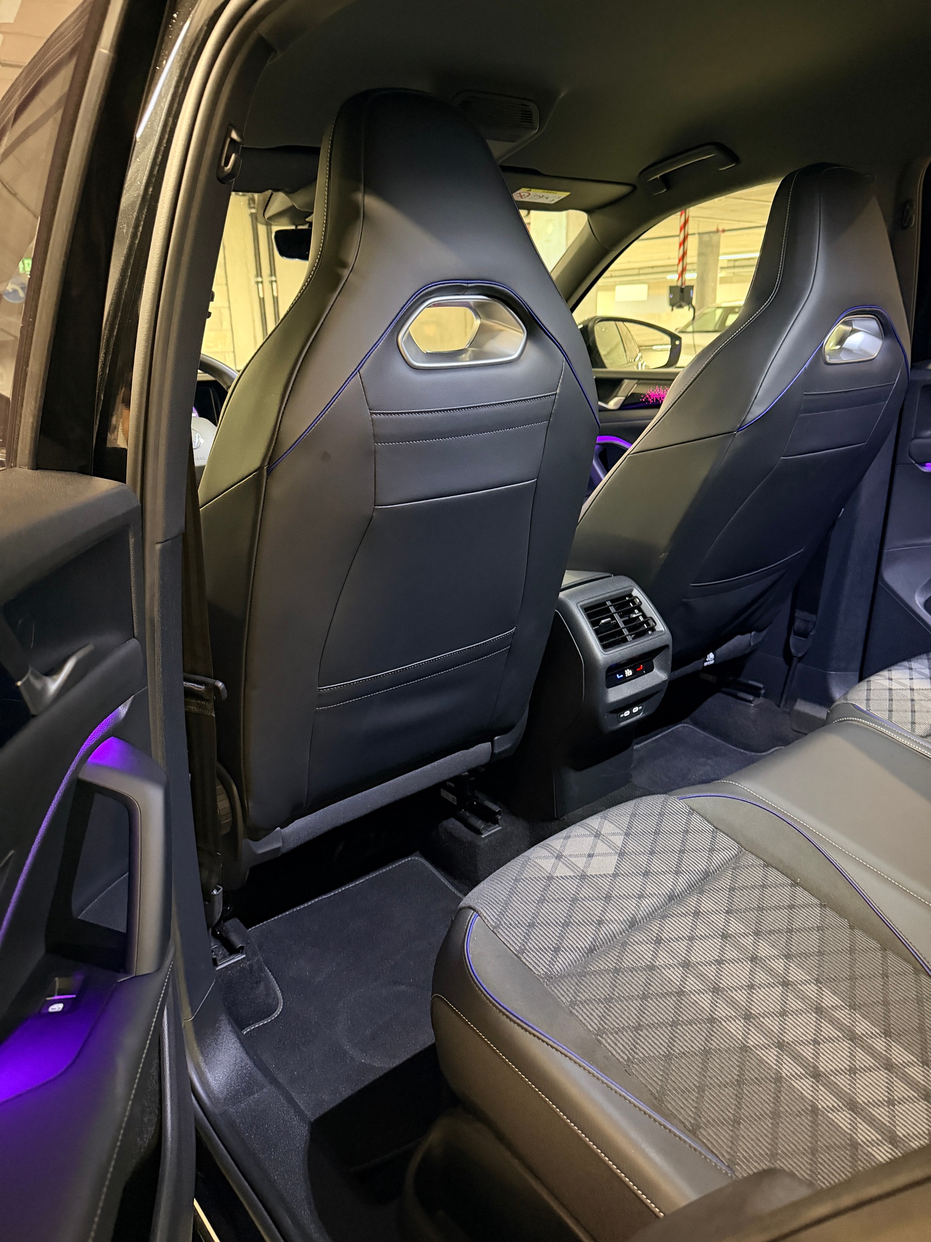 VW Tiguan 2.0 TSI DSG R-Line 4Motion-image-12