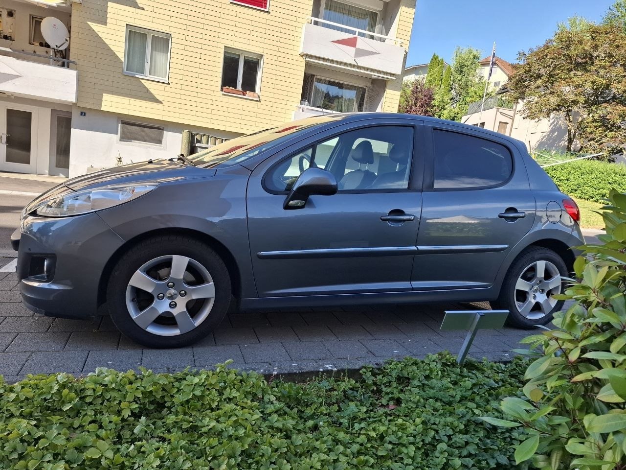 Car photo