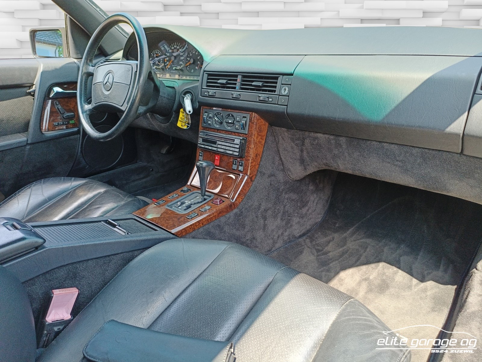 MERCEDES-BENZ SL 300-image-12