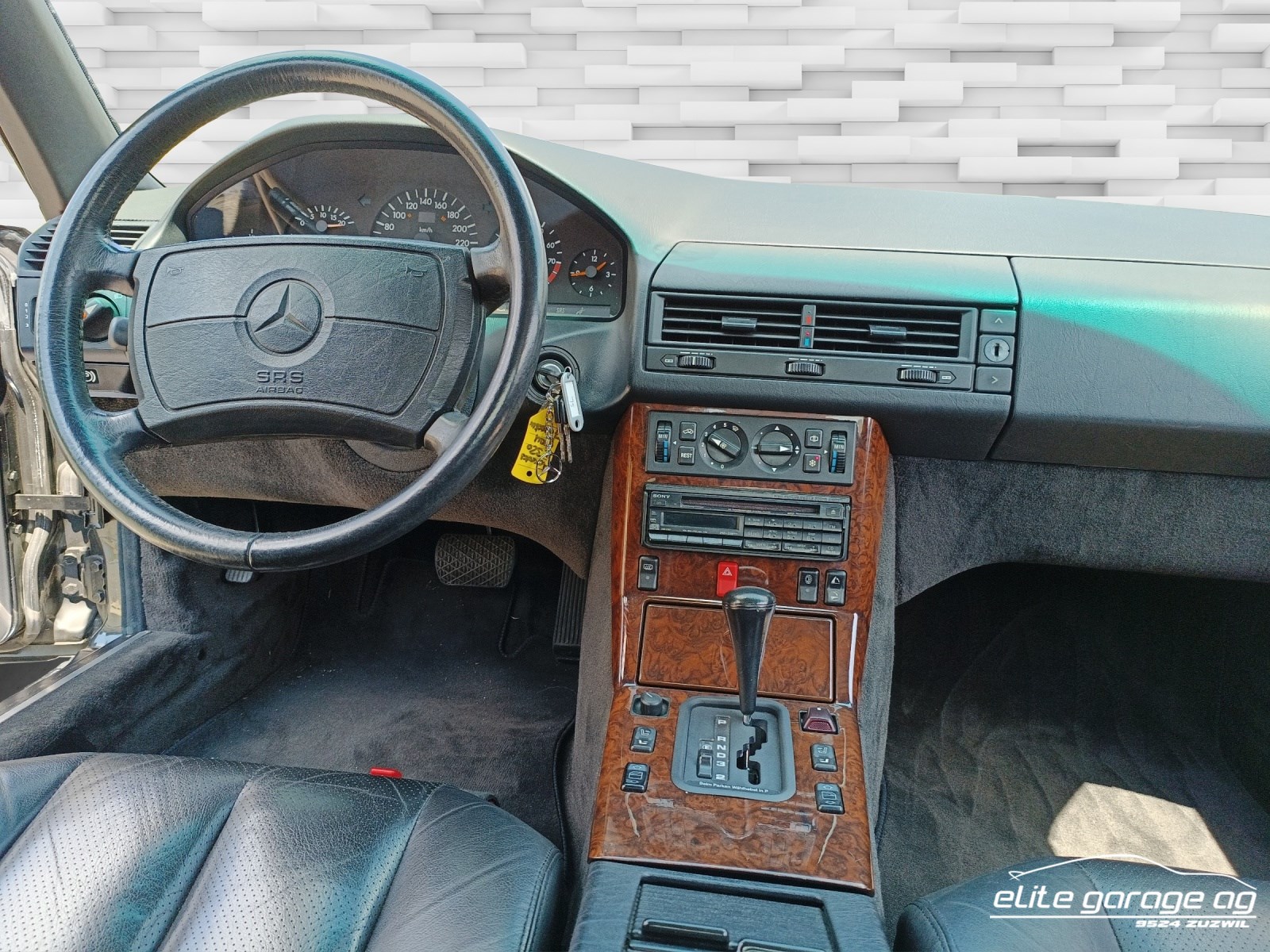 MERCEDES-BENZ SL 300-image-10