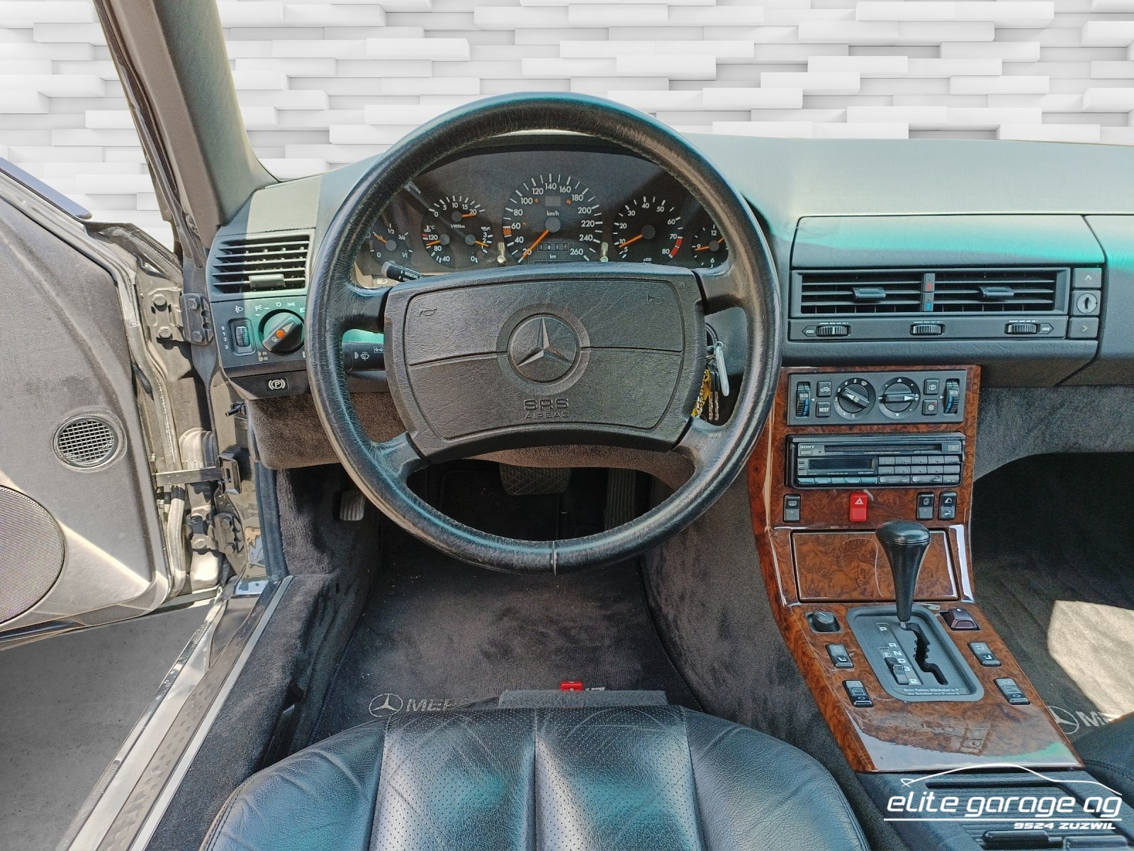MERCEDES-BENZ SL 300-image-9