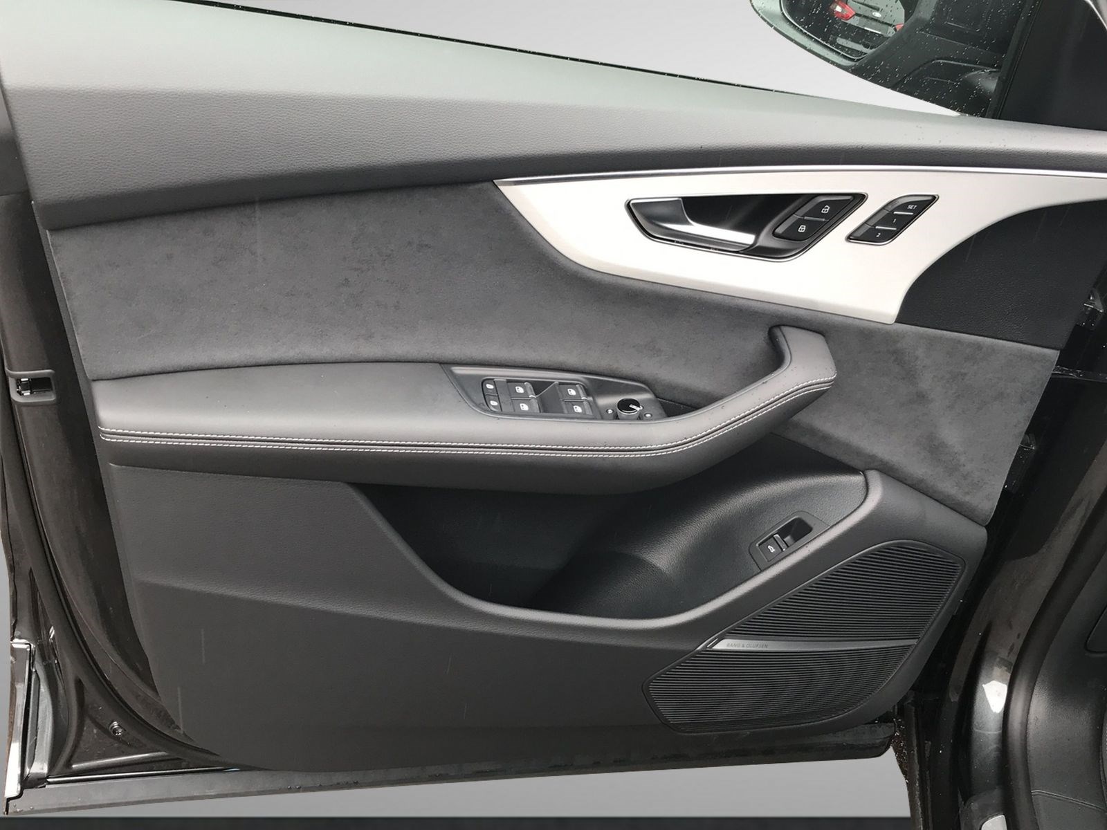 AUDI Q8 50 TDI quattro tiptronic-image-10
