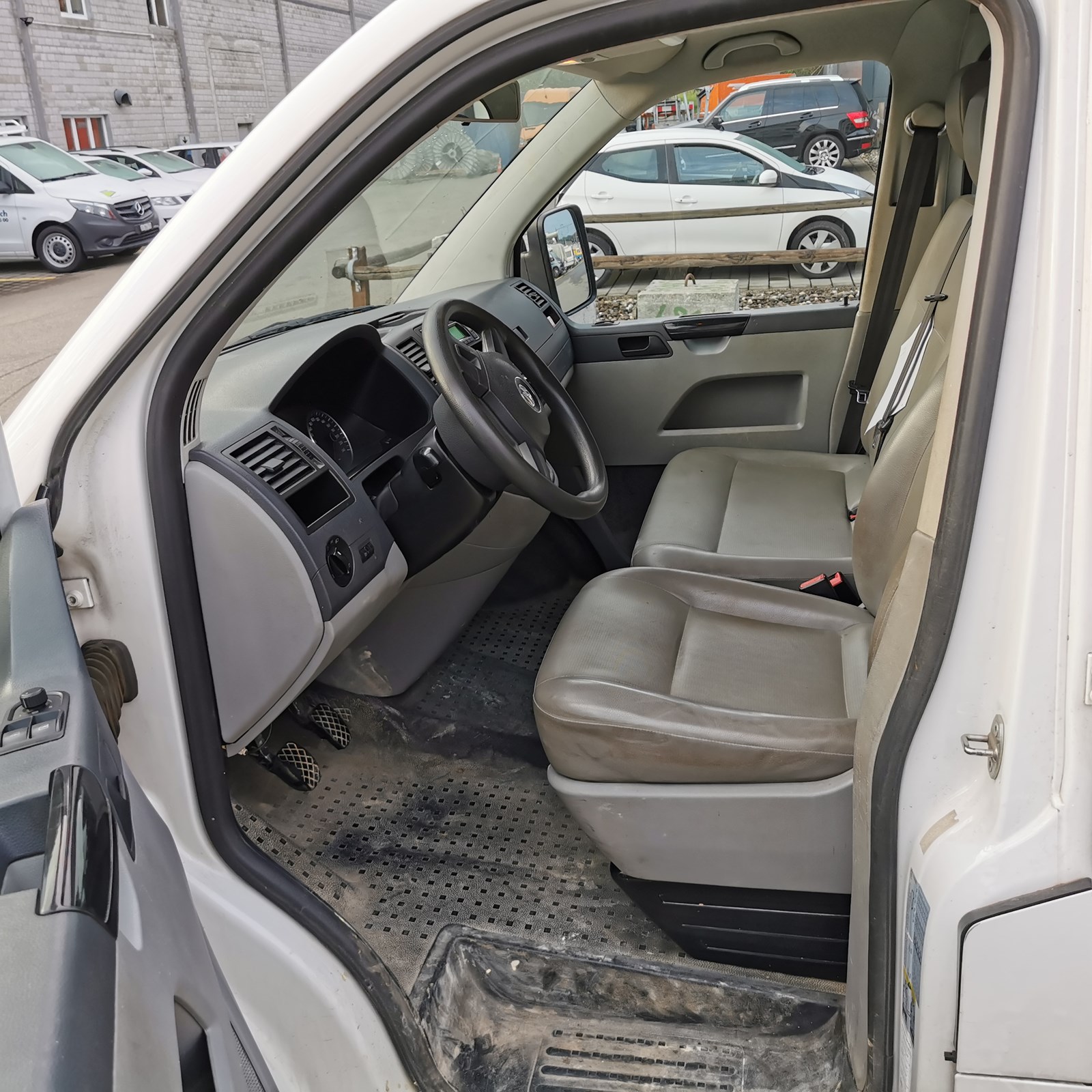 VW T5 2.0 TDI-image-5