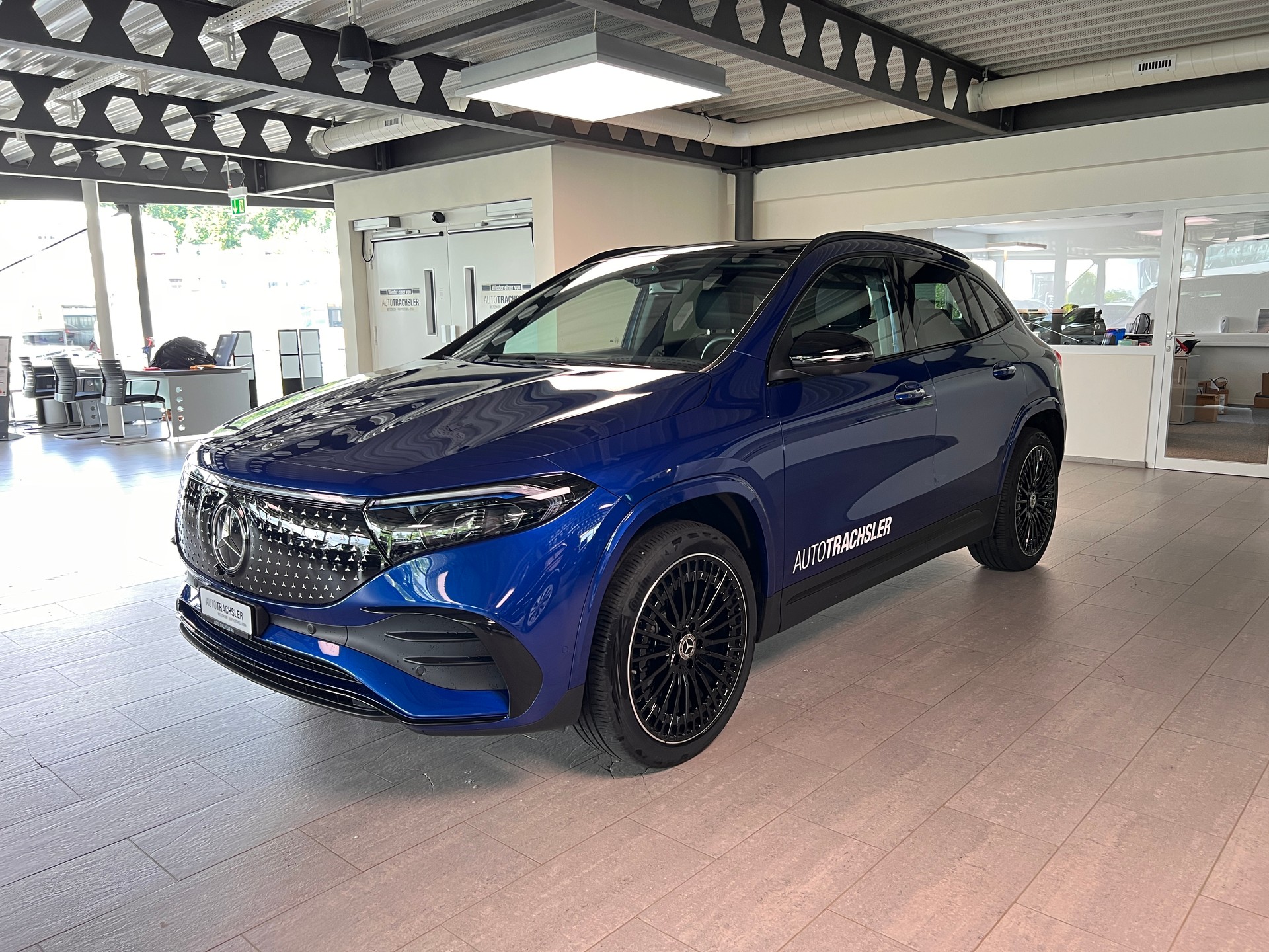 MERCEDES-BENZ EQA 350 4Matic Swiss Star-image-3