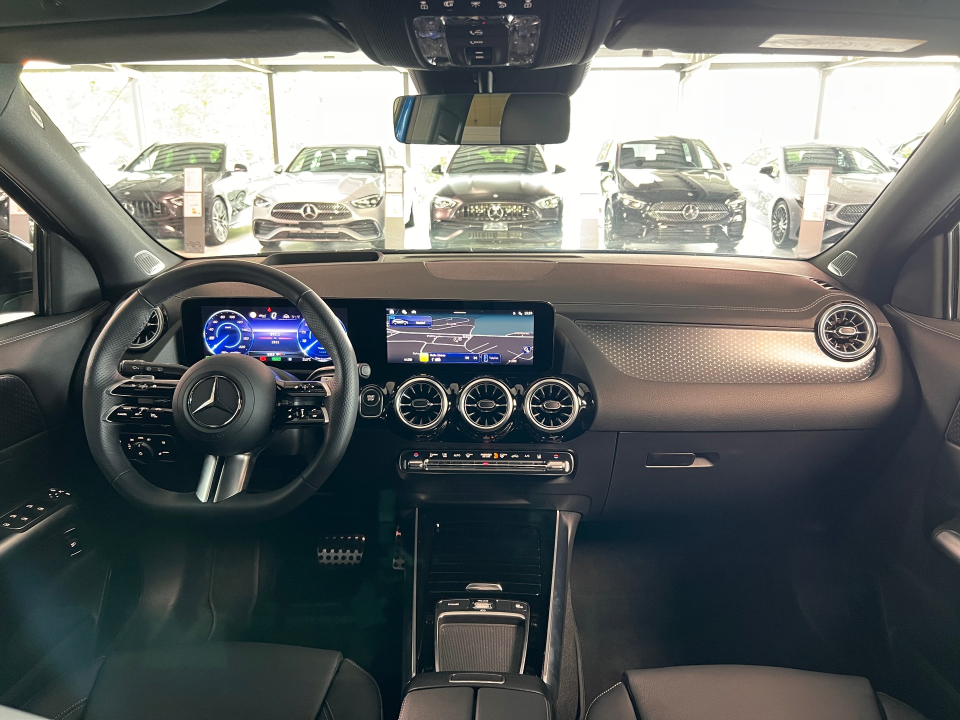 MERCEDES-BENZ EQA 350 4Matic Swiss Star-image-11