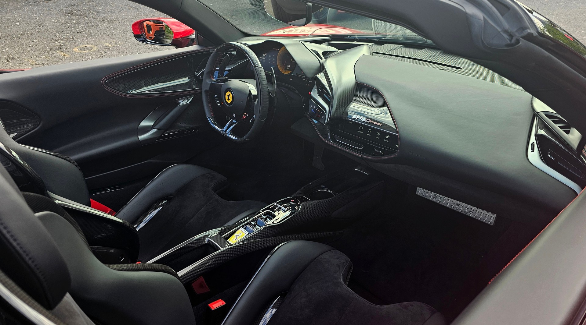 FERRARI SF90 Spider Assetto Fiorano-image-10