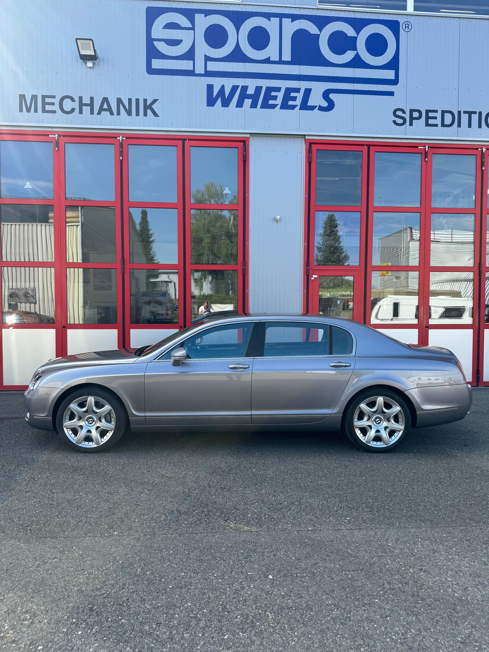 BENTLEY Continental Flying Spur 6.0-image-4