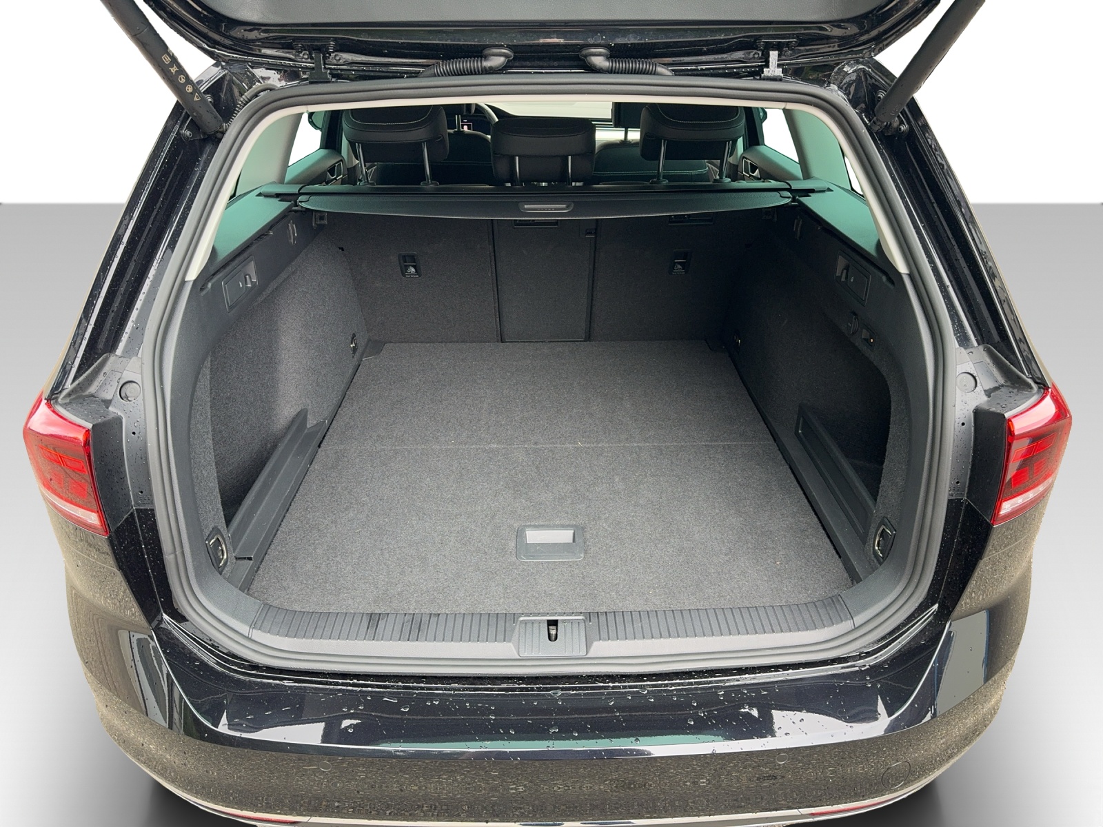 VW Passat 2.0 TDI BMT Elegance 4Motion DSG-image-14