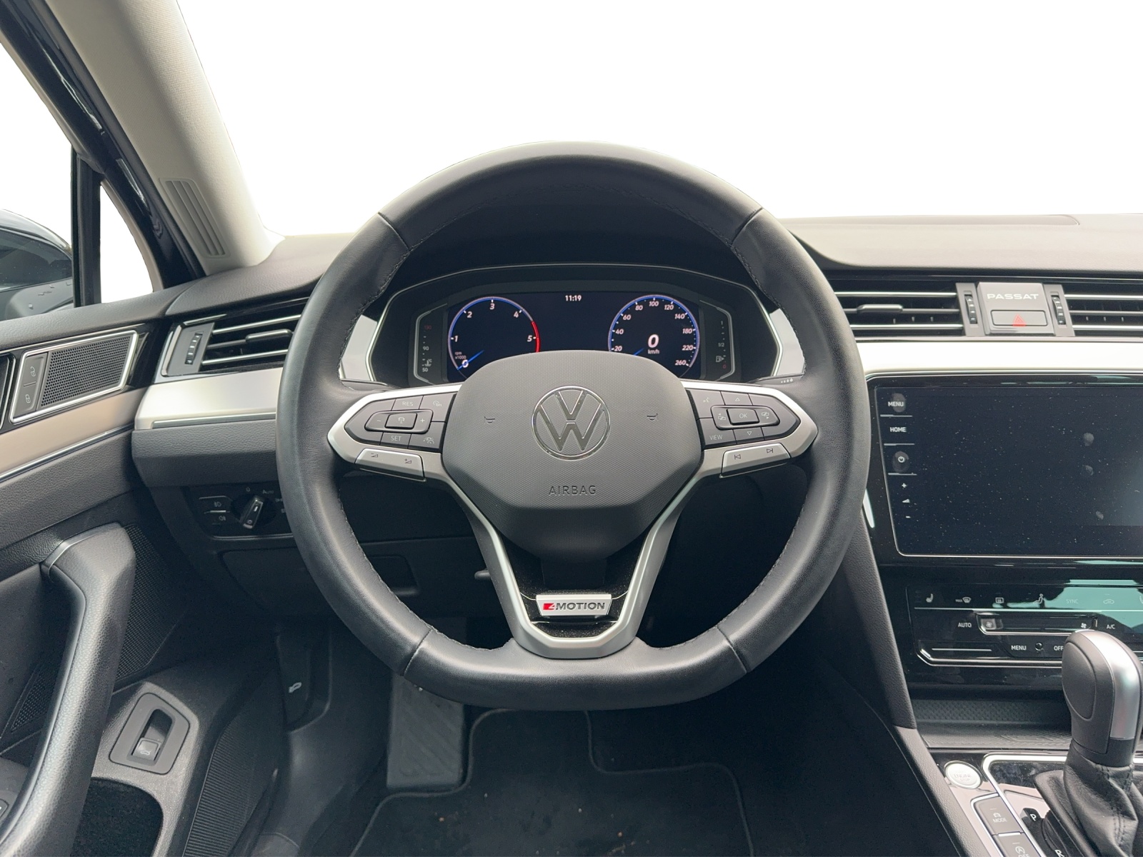 VW Passat 2.0 TDI BMT Elegance 4Motion DSG-image-9