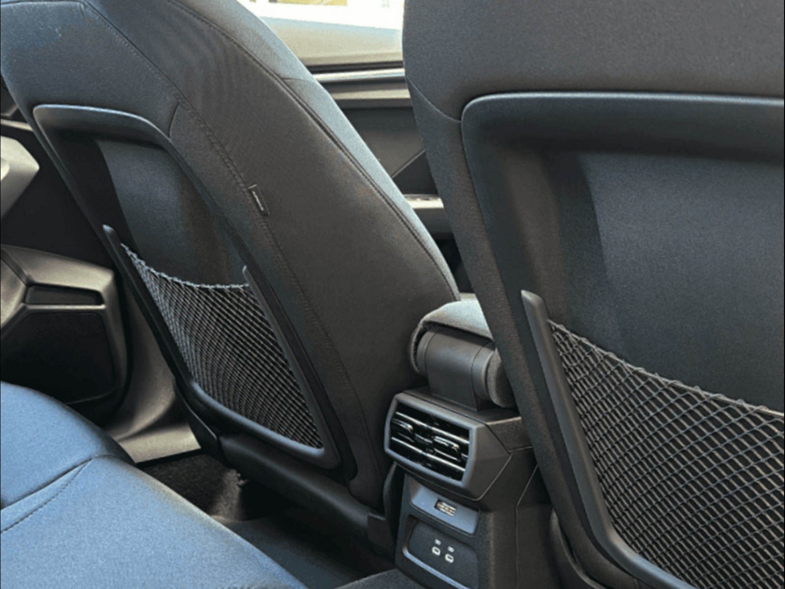 AUDI A3 Sportback 35 TFSI Attraction-image-12