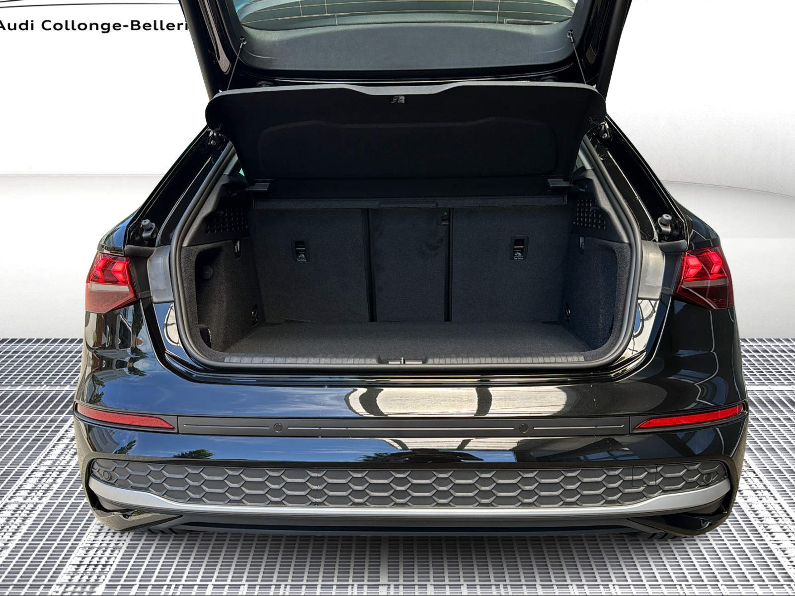 AUDI A3 Sportback 35 TFSI Attraction-image-5