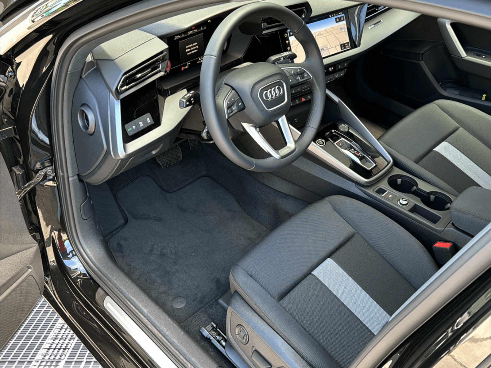 AUDI A3 Sportback 35 TFSI Attraction-image-7