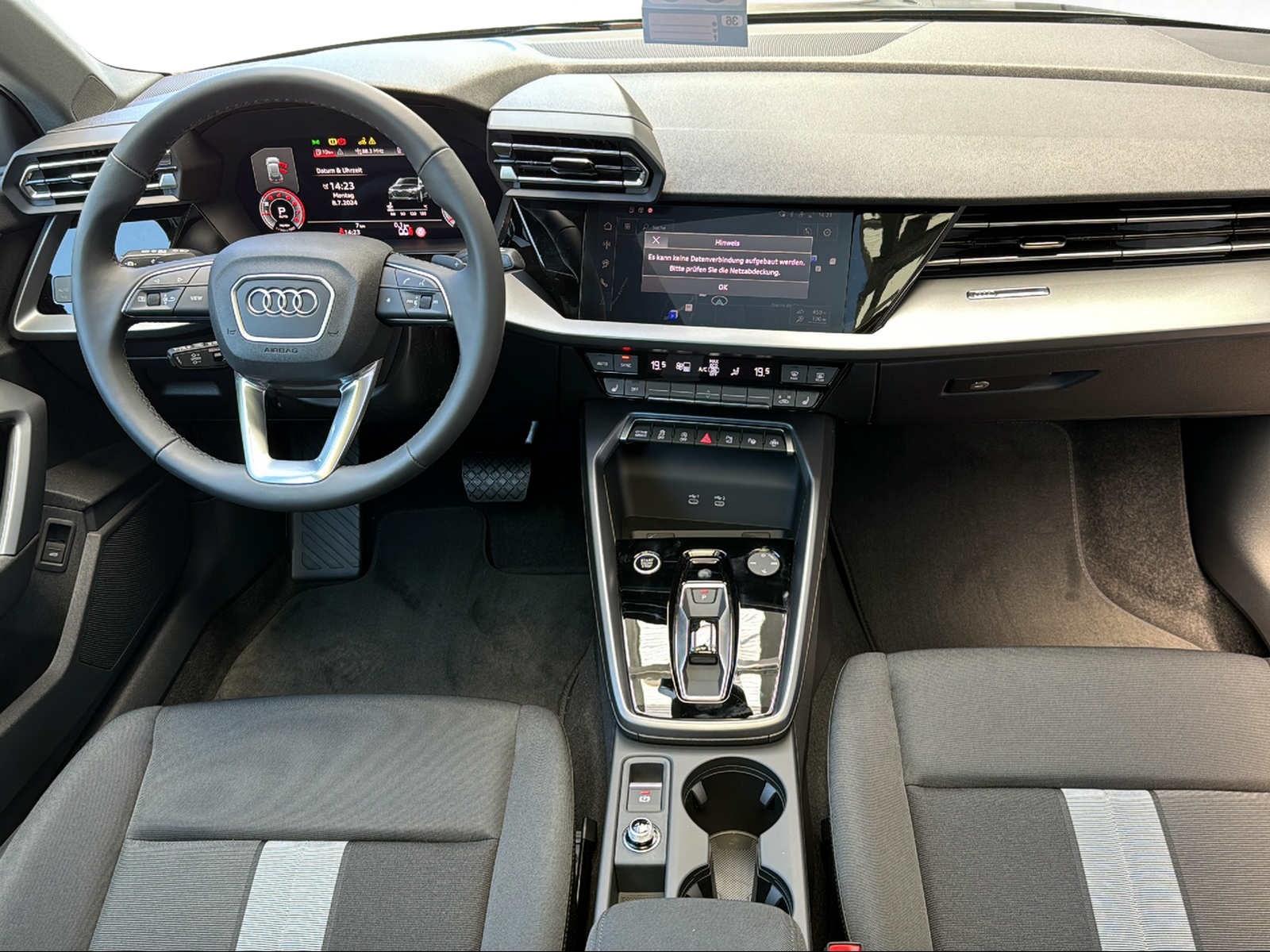AUDI A3 Sportback 35 TFSI Attraction-image-9