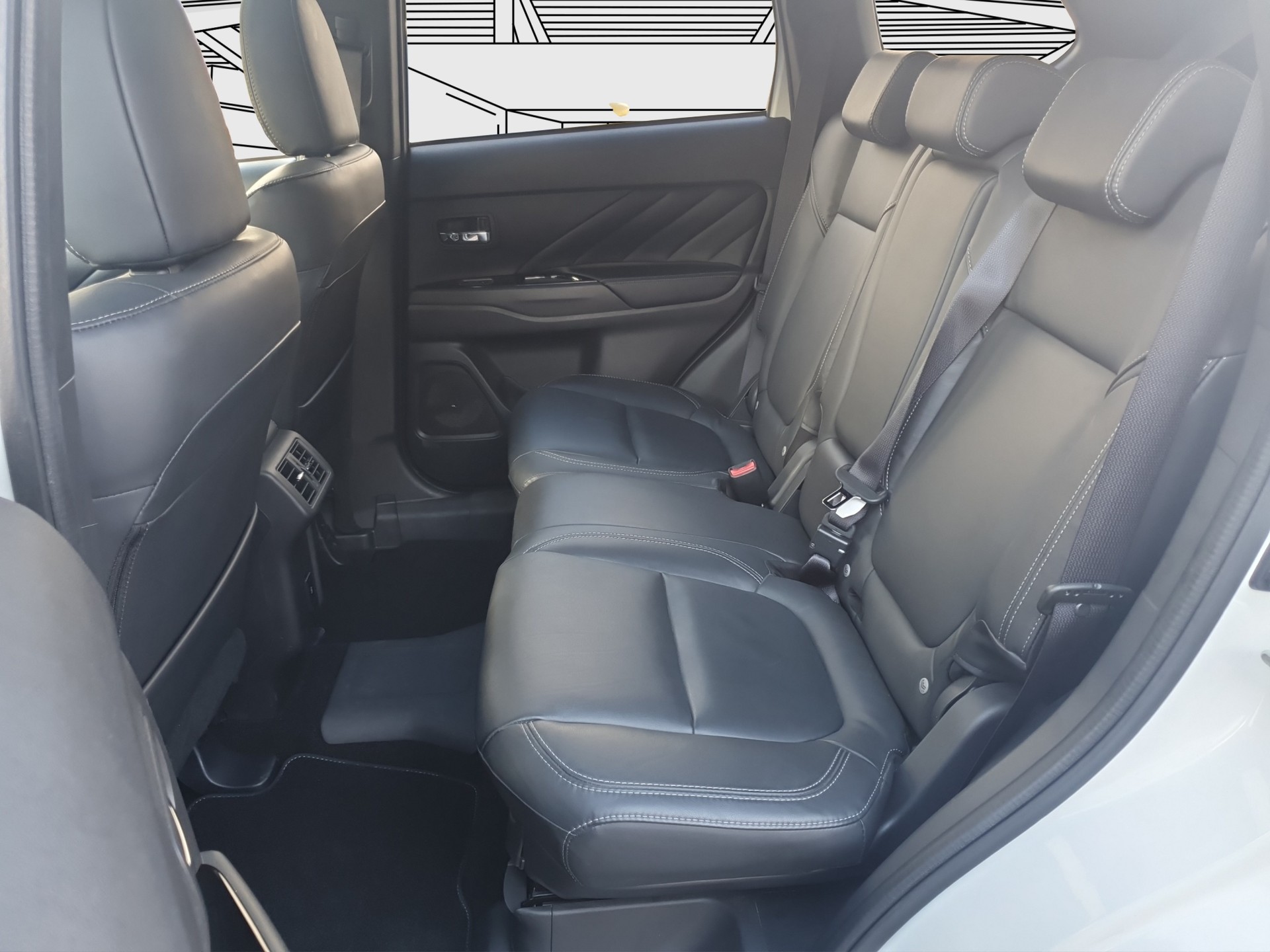 MITSUBISHI Outlander 2.4 PHEV Diamond Crochet-image-14
