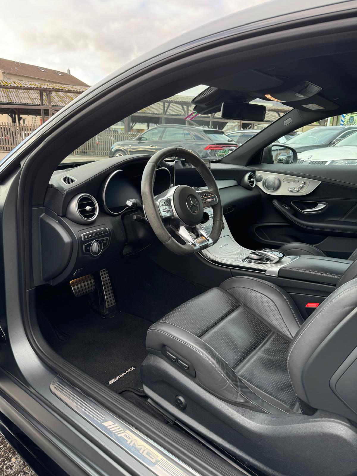 MERCEDES-BENZ C 63 S AMG 9G-tronic-image-4