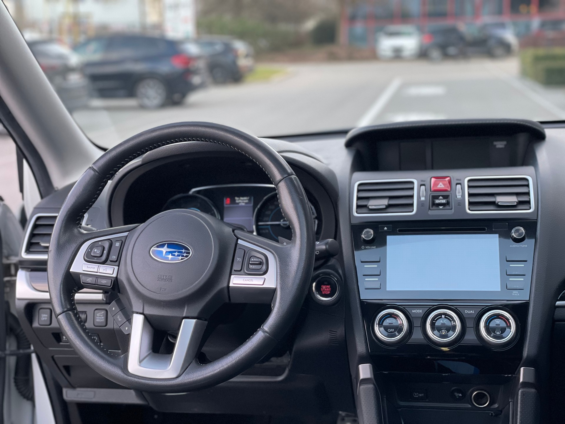 SUBARU Forester 2.0D Luxury Lineatronic-image-9