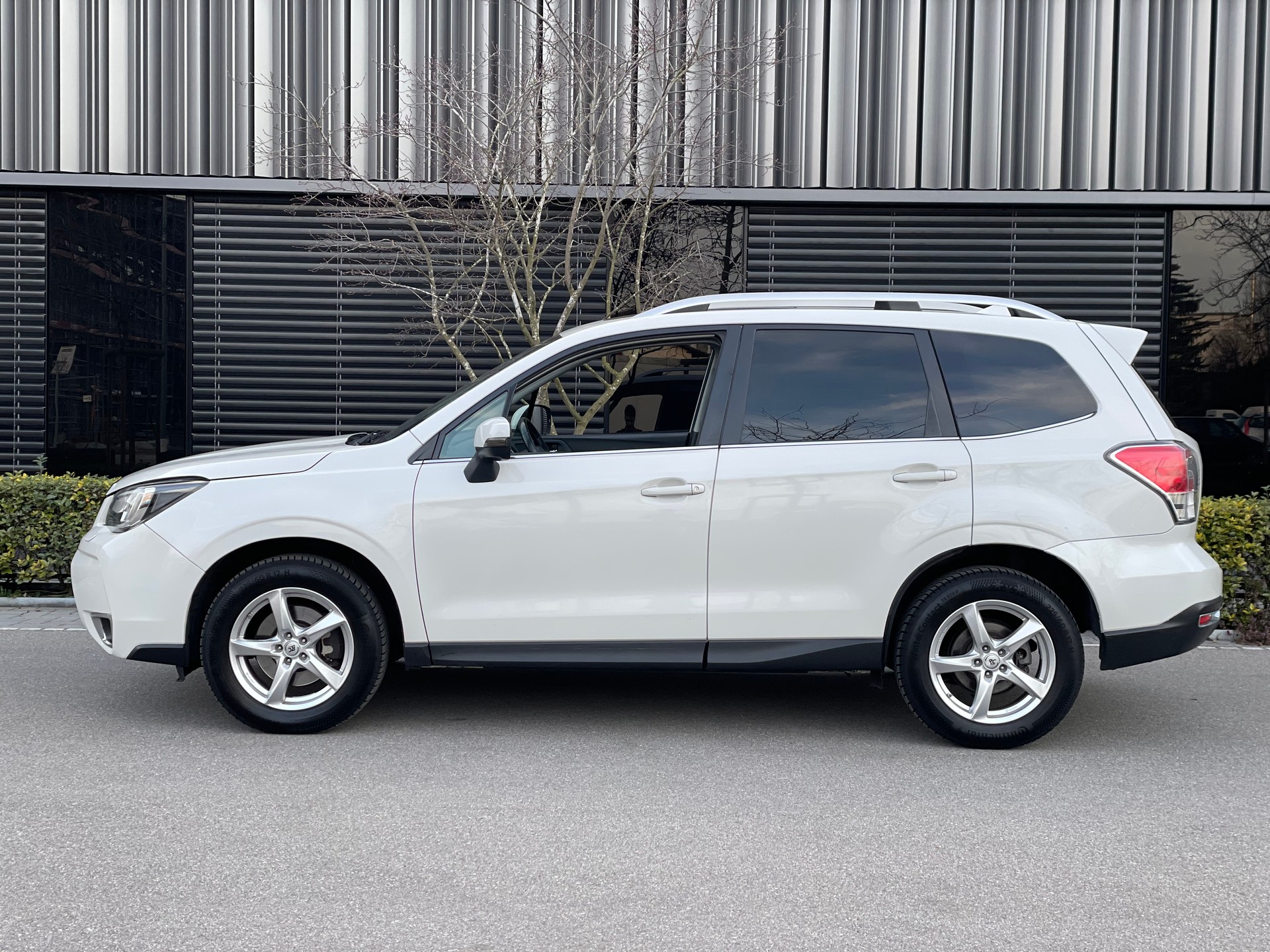 SUBARU Forester 2.0D Luxury Lineatronic-image-1
