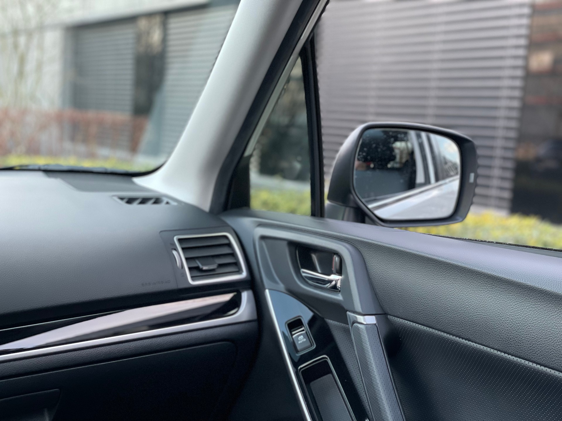 SUBARU Forester 2.0D Luxury Lineatronic-image-10