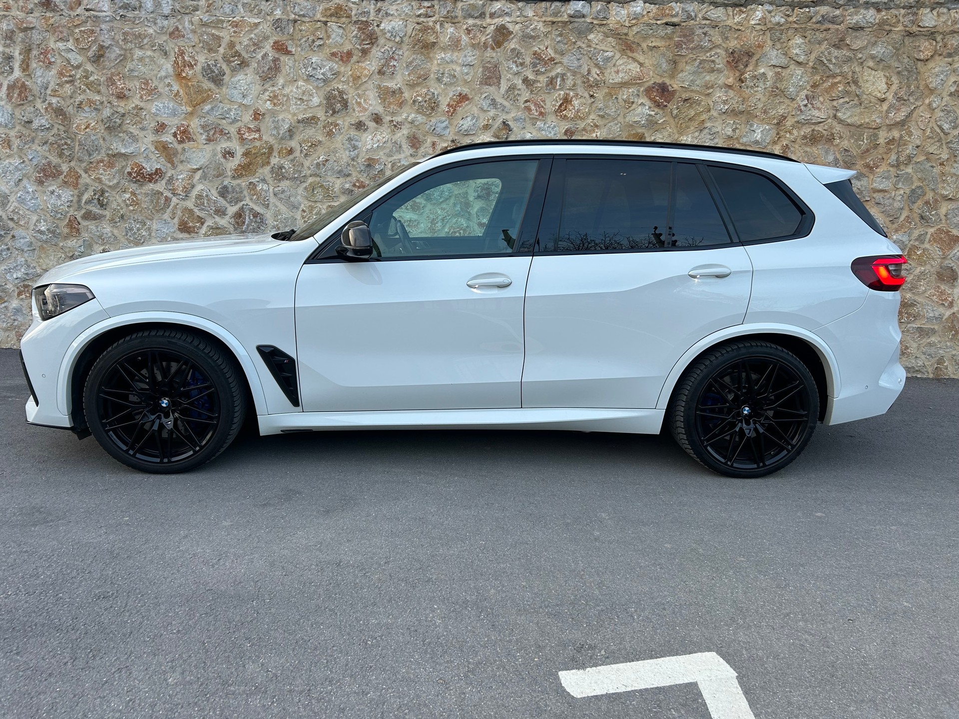 BMW X5M-image-5