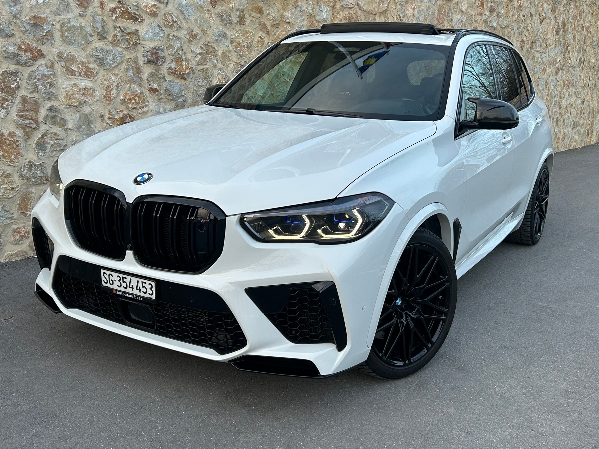 BMW X5M-image-1