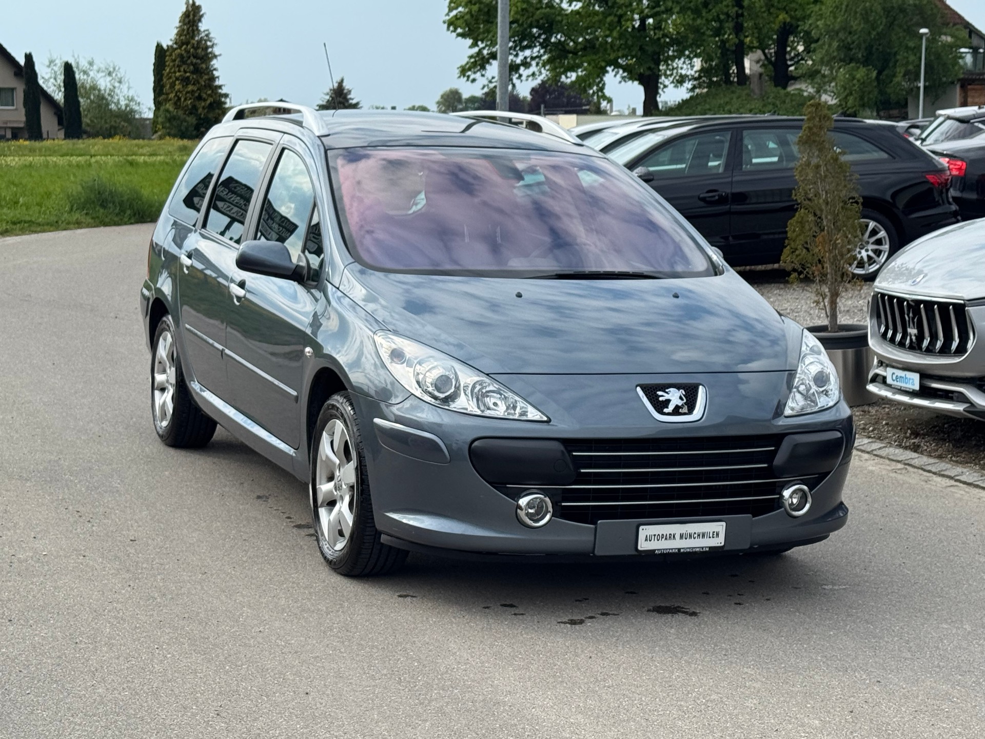 PEUGEOT 307 SW 2.0 HDI Platinum Edition-image-1