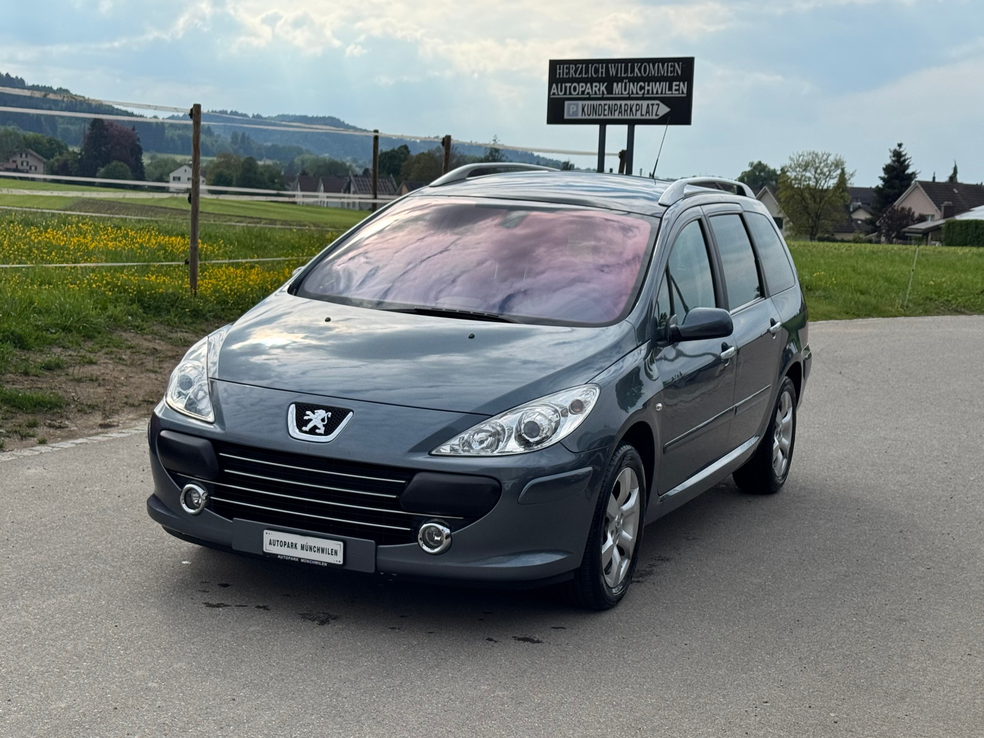 PEUGEOT 307 SW 2.0 HDI Platinum Edition-image-0