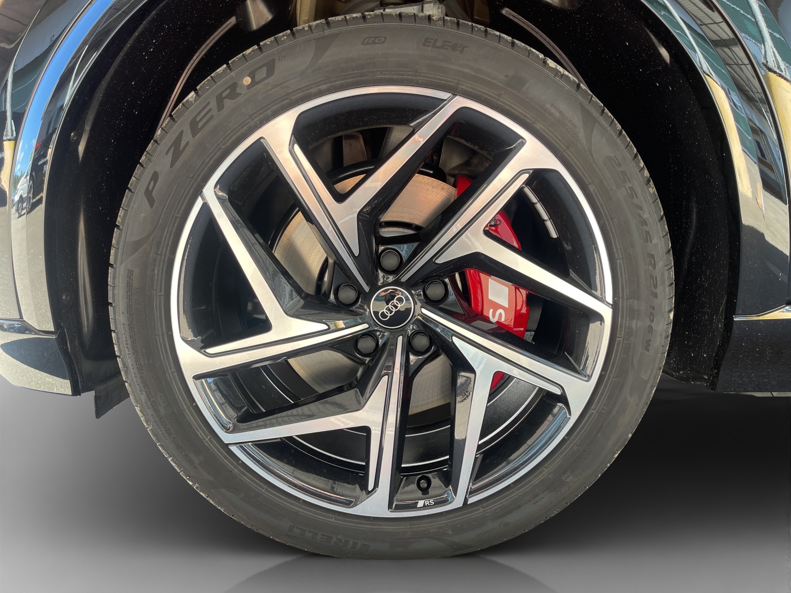 AUDI SQ6 Sportback e-tron quattro-image-13