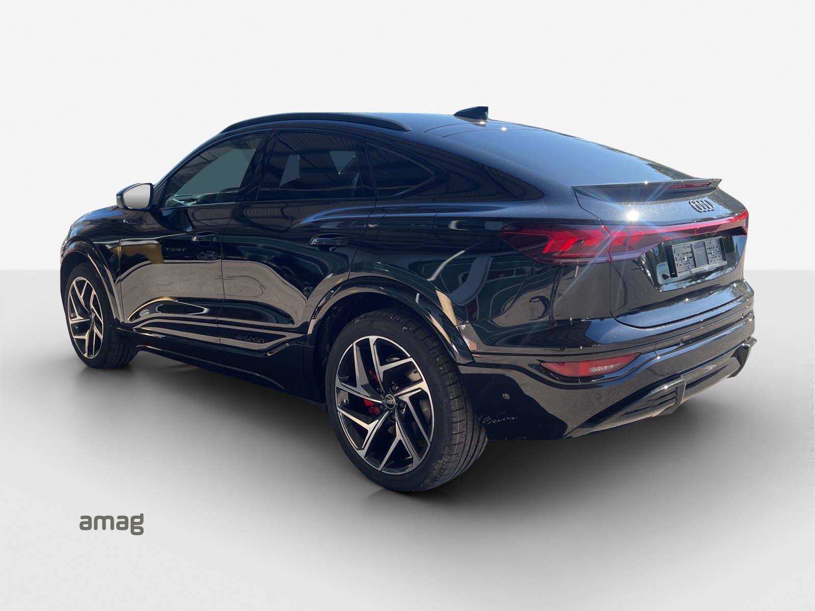 AUDI SQ6 Sportback e-tron quattro-image-2