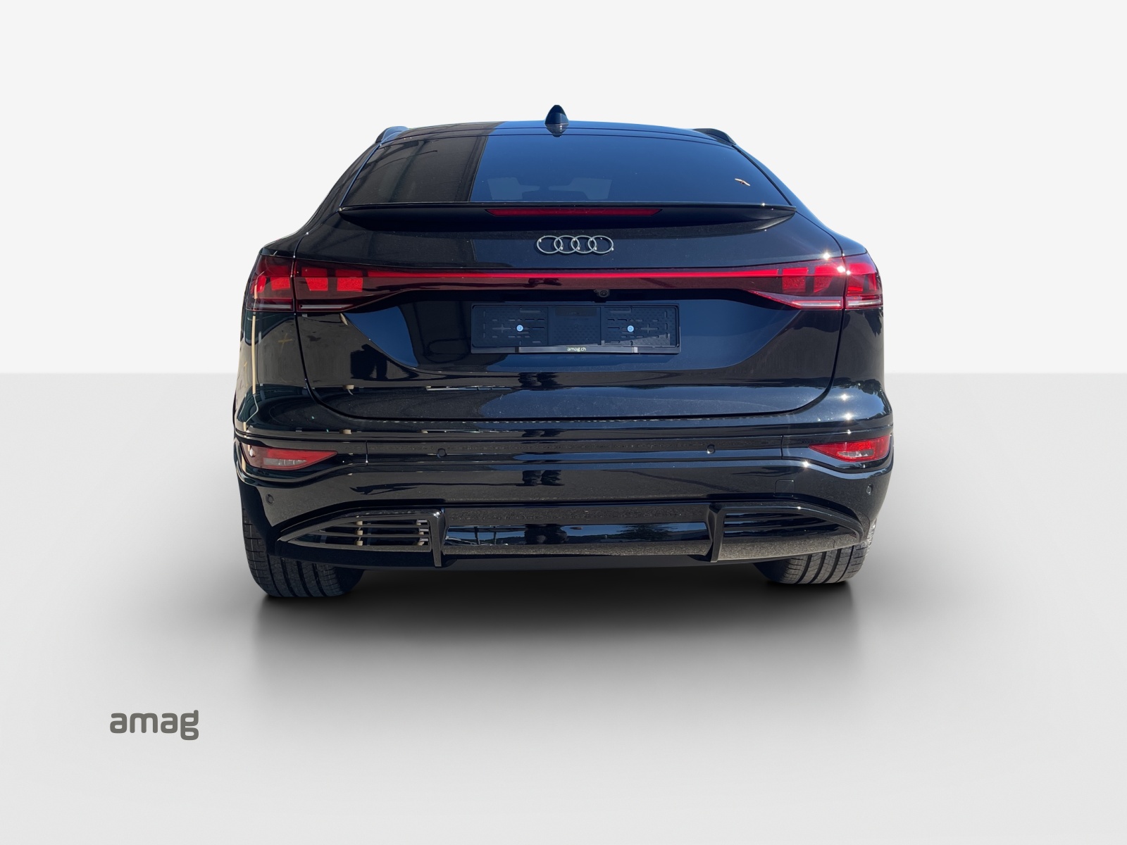 AUDI SQ6 Sportback e-tron quattro-image-3