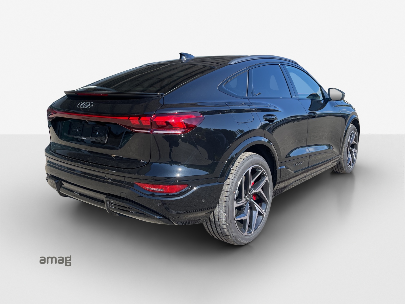AUDI SQ6 Sportback e-tron quattro-image-4