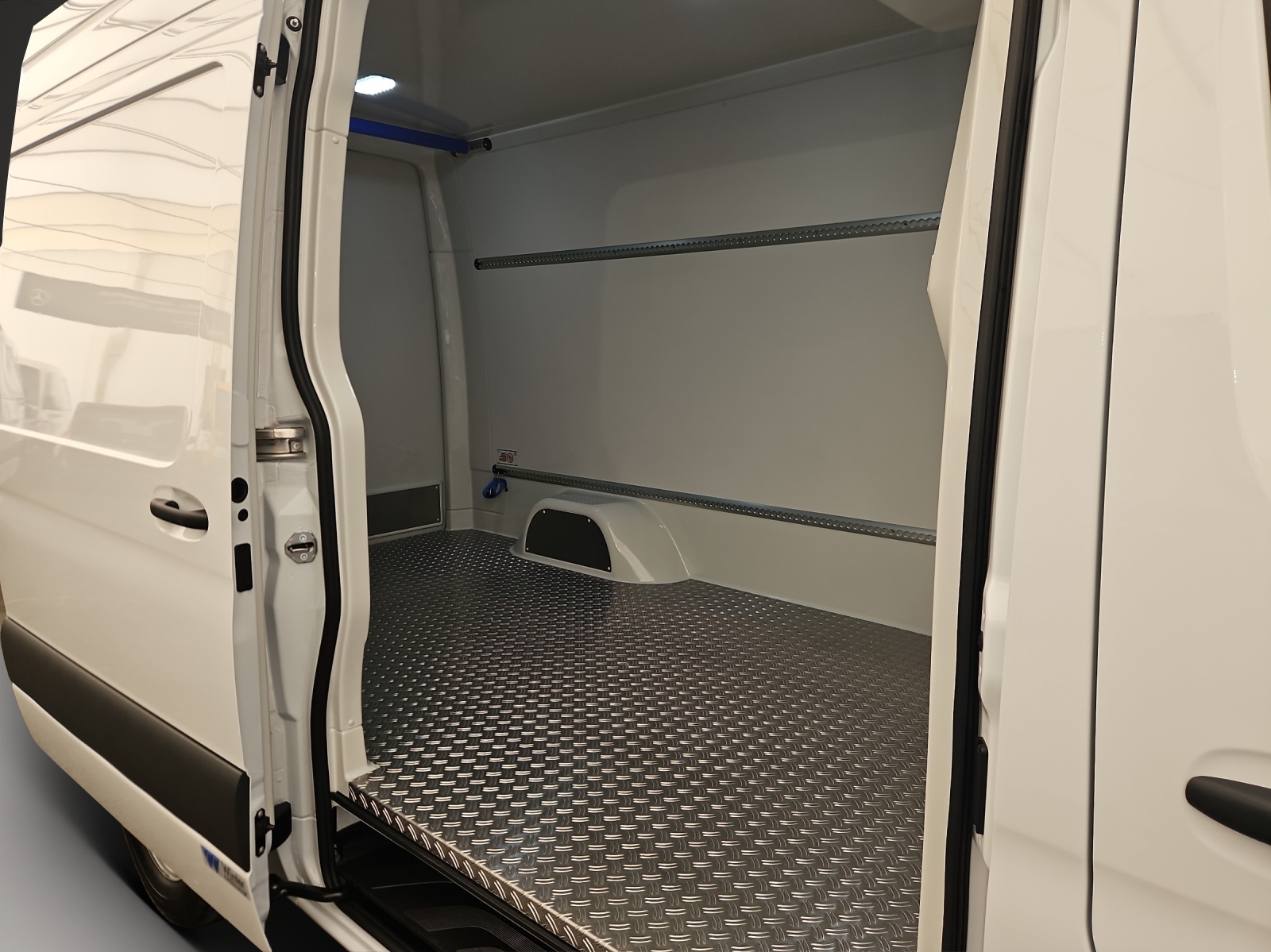MERCEDES-BENZ Sprinter 315 CDI Standard 9G-TRONIC-image-1