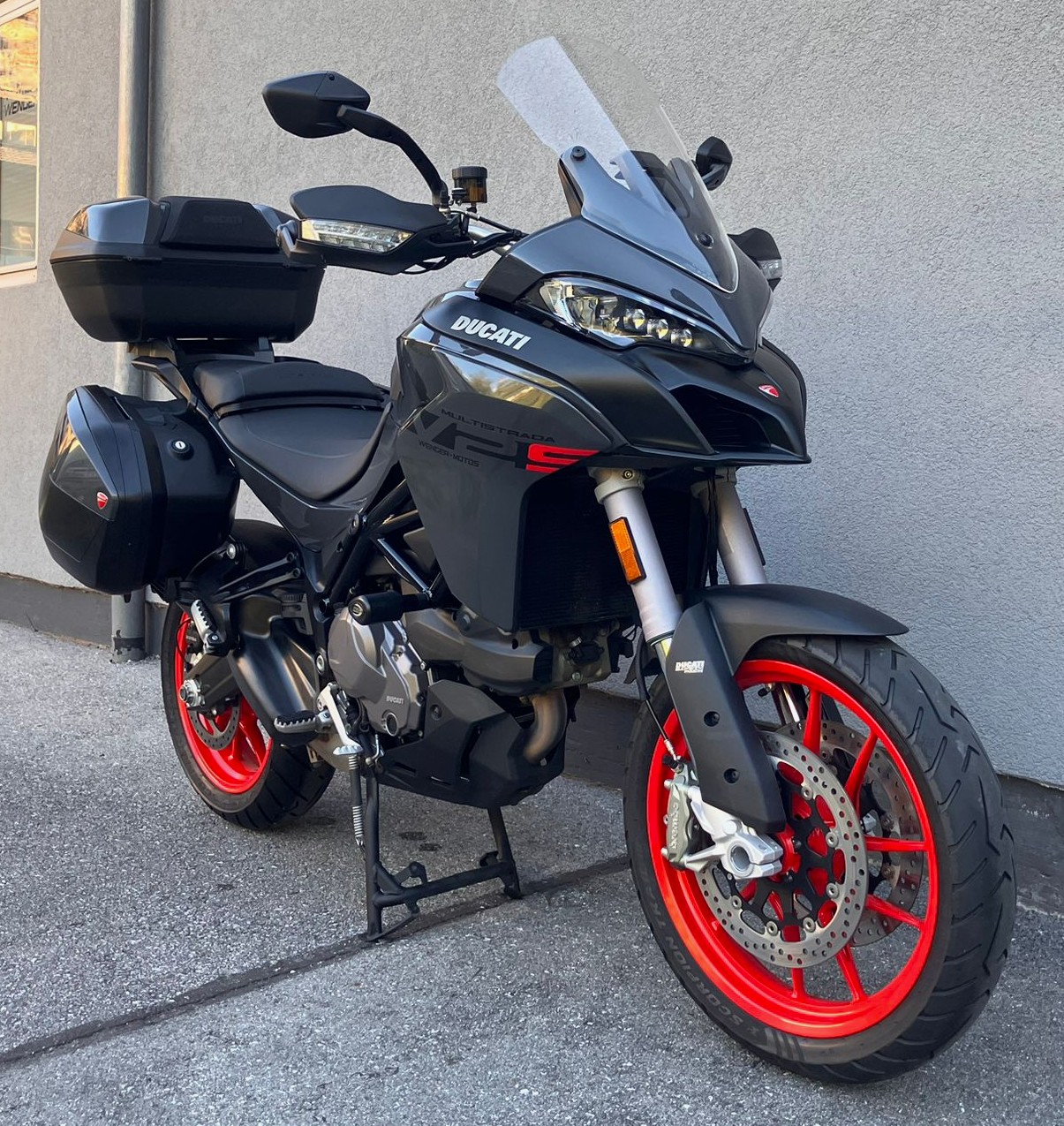 DUCATI Multistrada V2 S Touring-showroom-element-1