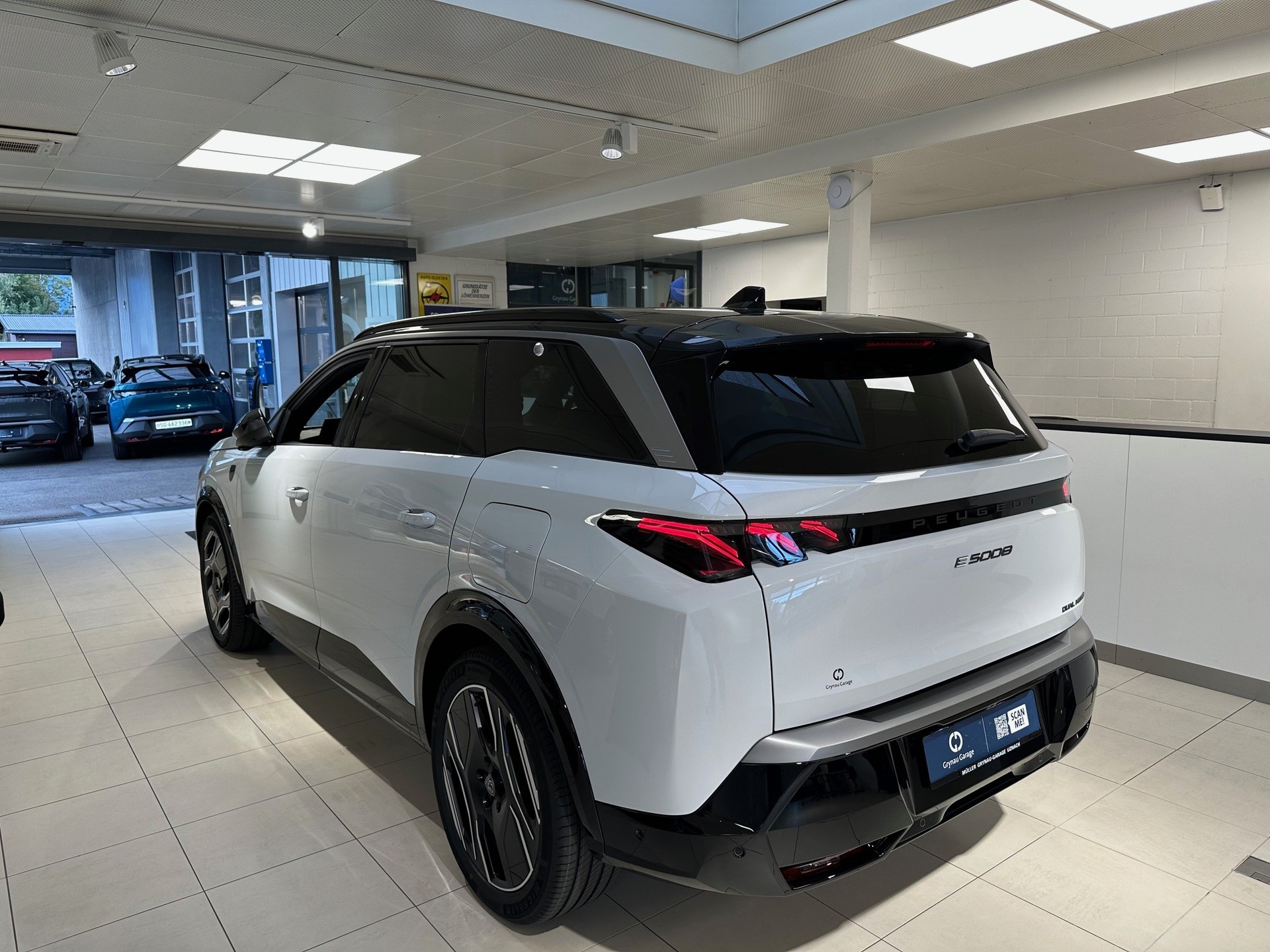 PEUGEOT 5008 e-Launch Edition AWD 8 Jahre Garantie-image-5