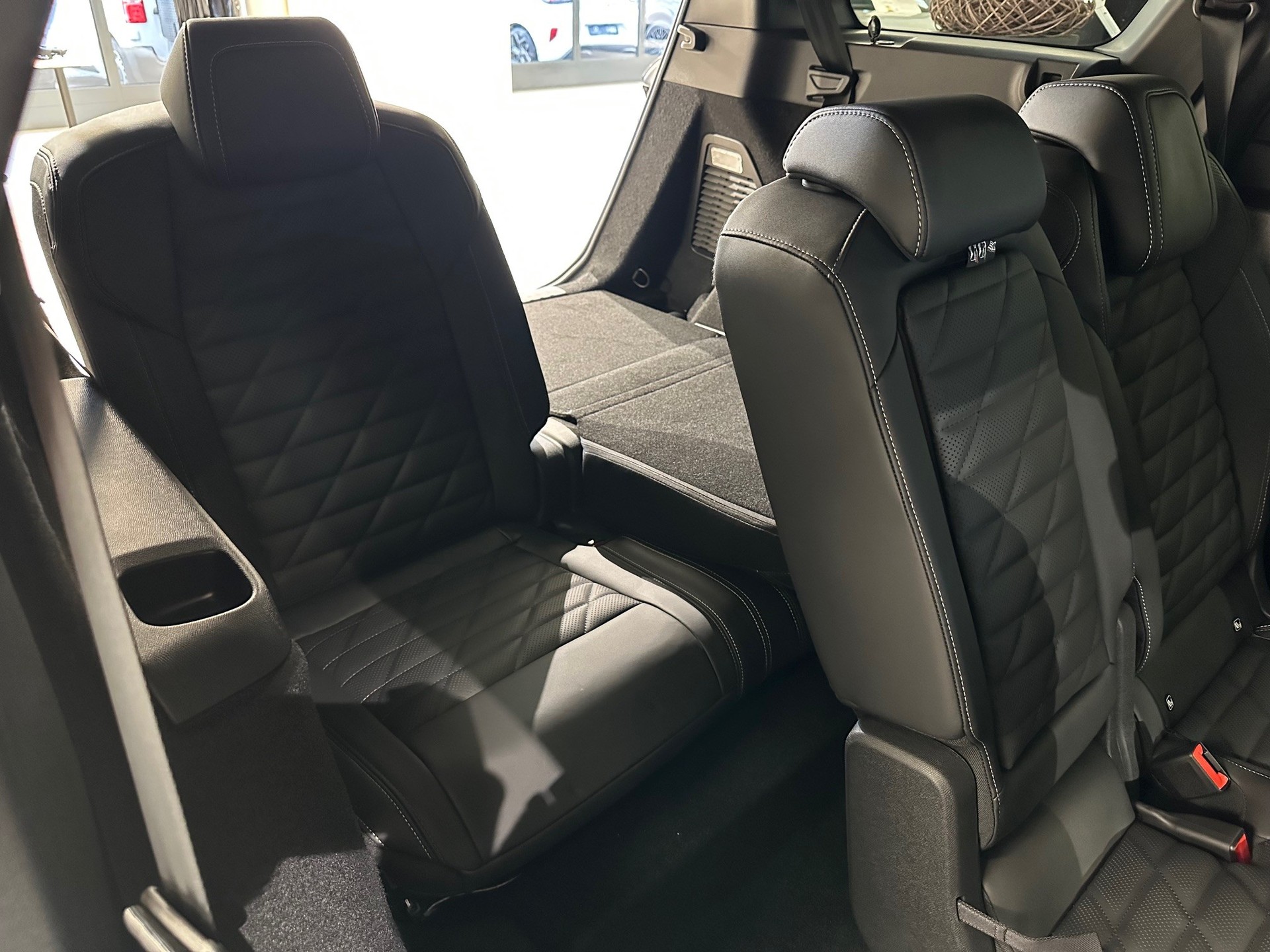 PEUGEOT 5008 e-Launch Edition AWD 8 Jahre Garantie-image-6