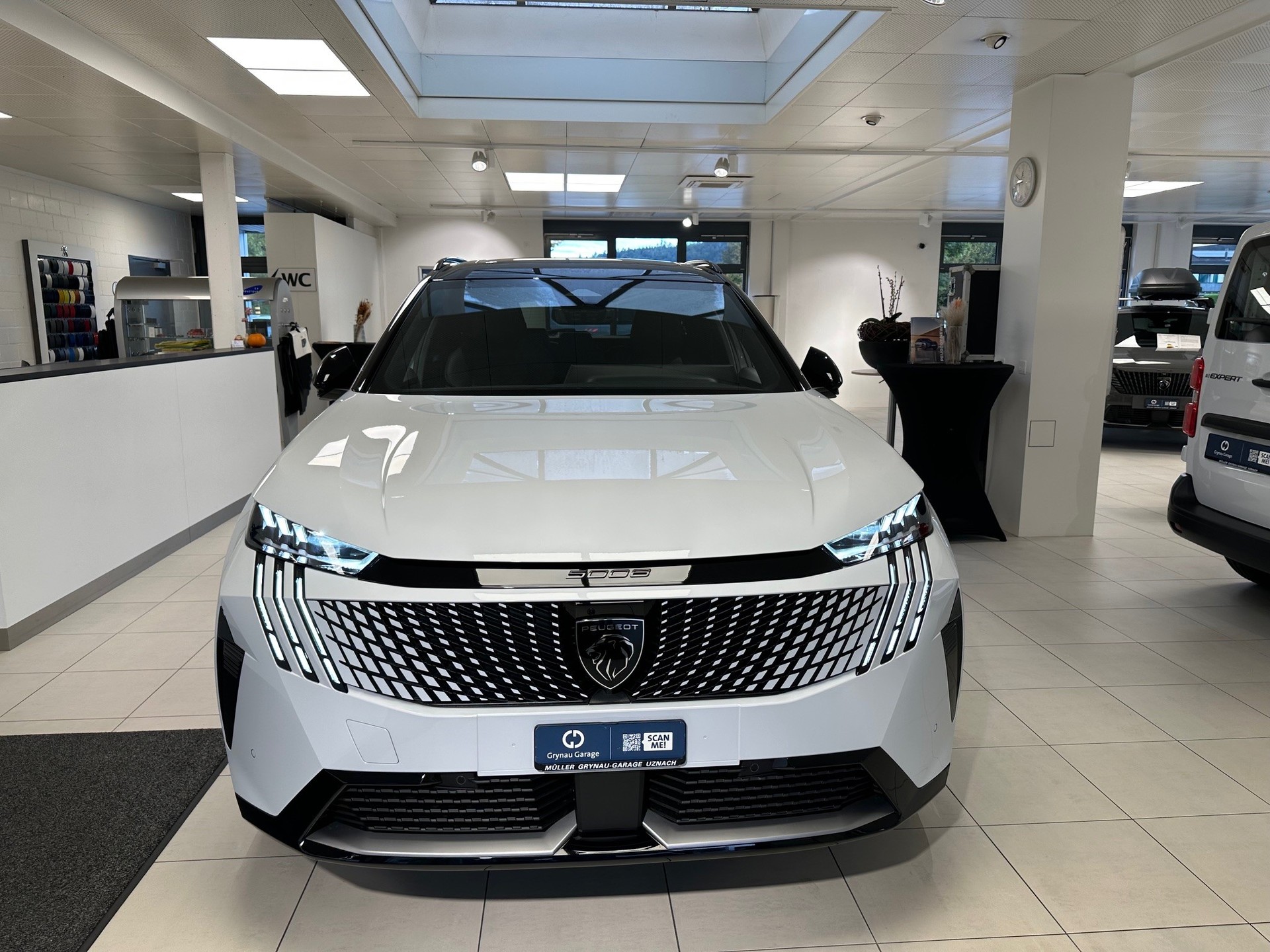 PEUGEOT 5008 e-Launch Edition AWD 8 Jahre Garantie-image-1