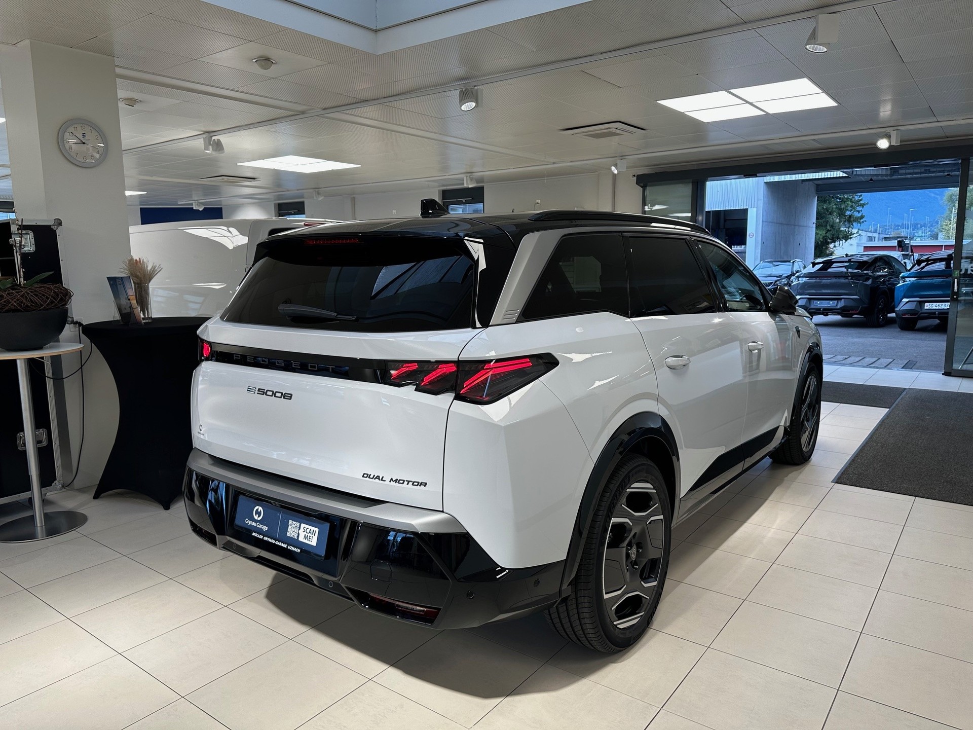 PEUGEOT 5008 e-Launch Edition AWD 8 Jahre Garantie-image-3
