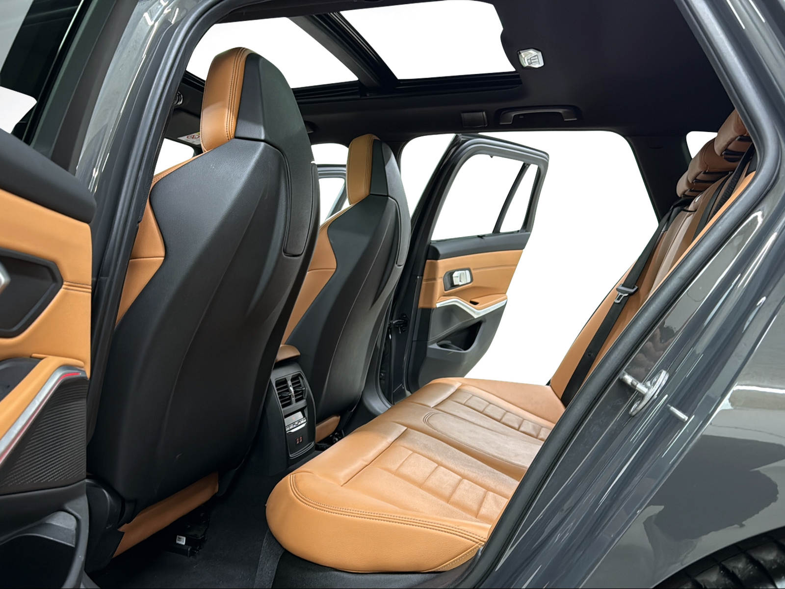 BMW 330d xDrive 48V Touring M Sport DRAVITGRAU Steptronic ★ Panoramadach ★ RF-Kamera ★ M-Ledersportsitze ★ Live Cockpit ★ AHK ★-image-8