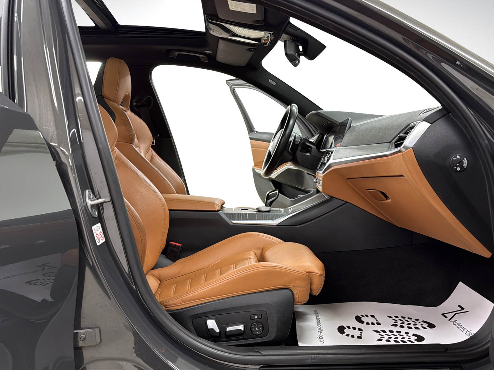BMW 330d xDrive 48V Touring M Sport DRAVITGRAU Steptronic ★ Panoramadach ★ RF-Kamera ★ M-Ledersportsitze ★ Live Cockpit ★ AHK ★-image-9
