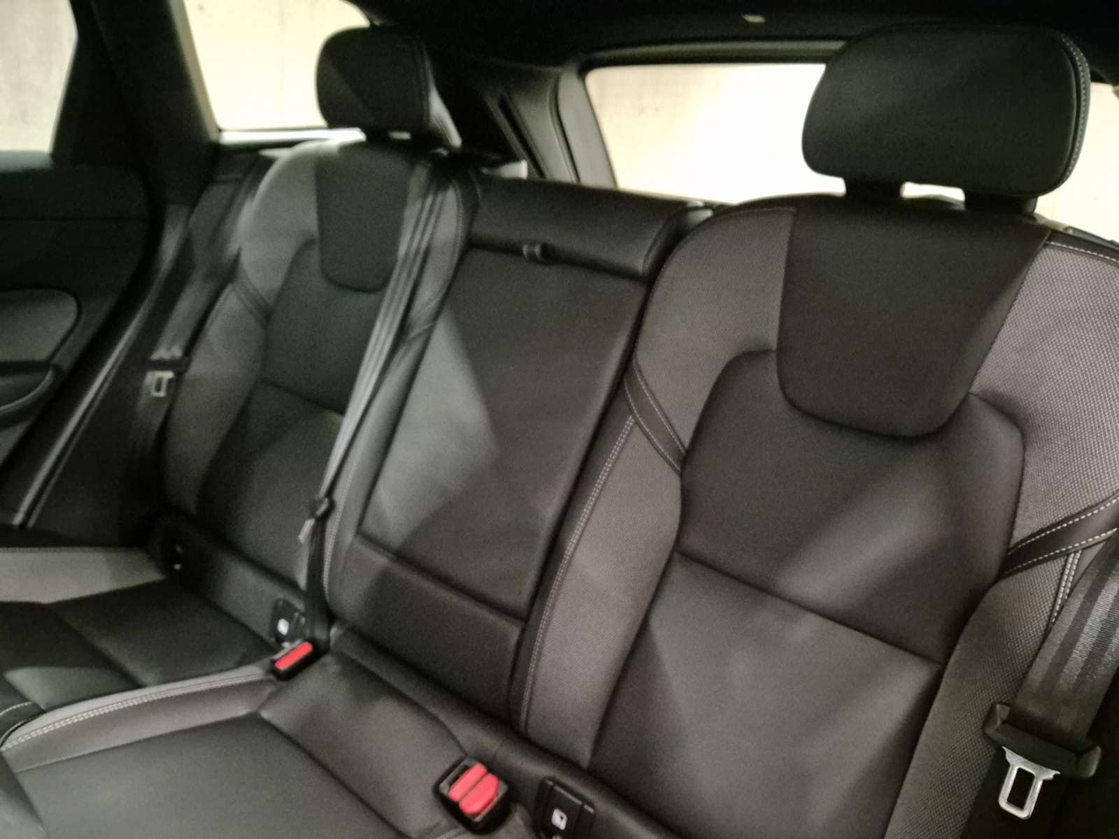 VOLVO XC60 2.0 T8 TE Plus Dark eAWD-image-15