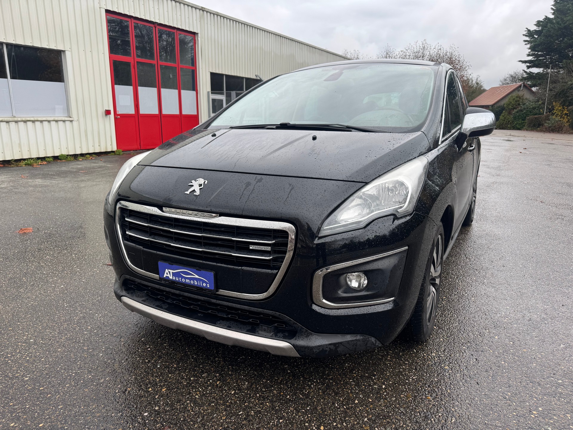 PEUGEOT 3008 HYbrid4 2.0 HDI ETG6-image-1