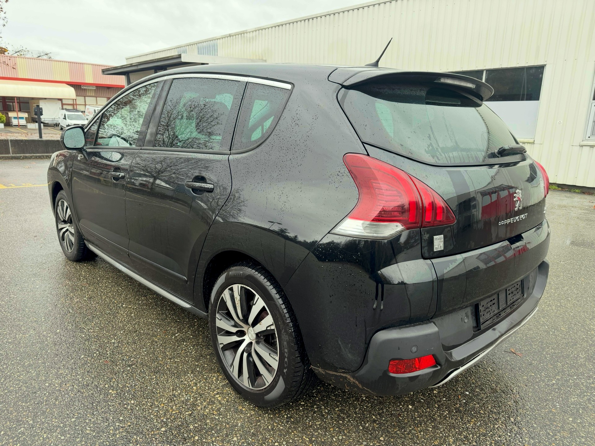 PEUGEOT 3008 HYbrid4 2.0 HDI ETG6-image-5