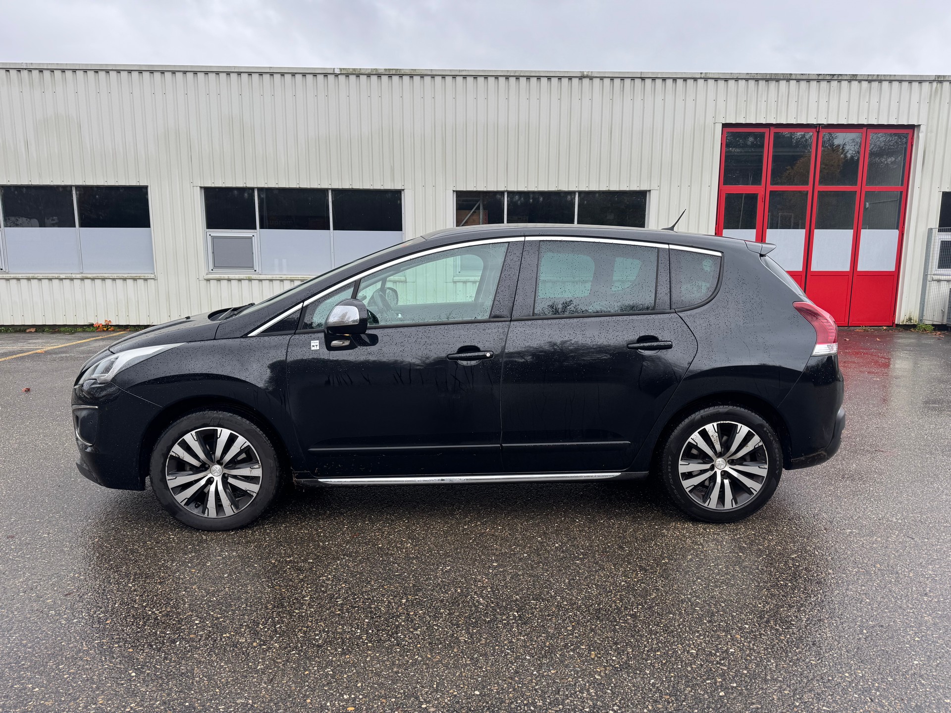 PEUGEOT 3008 HYbrid4 2.0 HDI ETG6-image-2