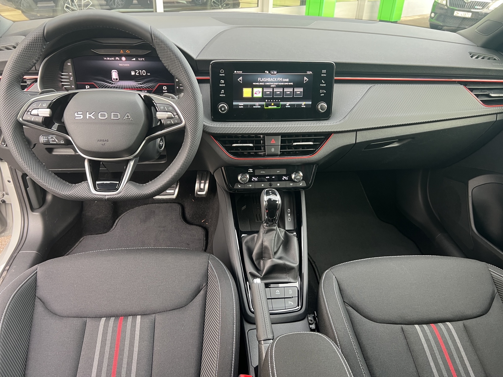 SKODA Scala 1.5 TSI Monte Carlo DSG-image-8