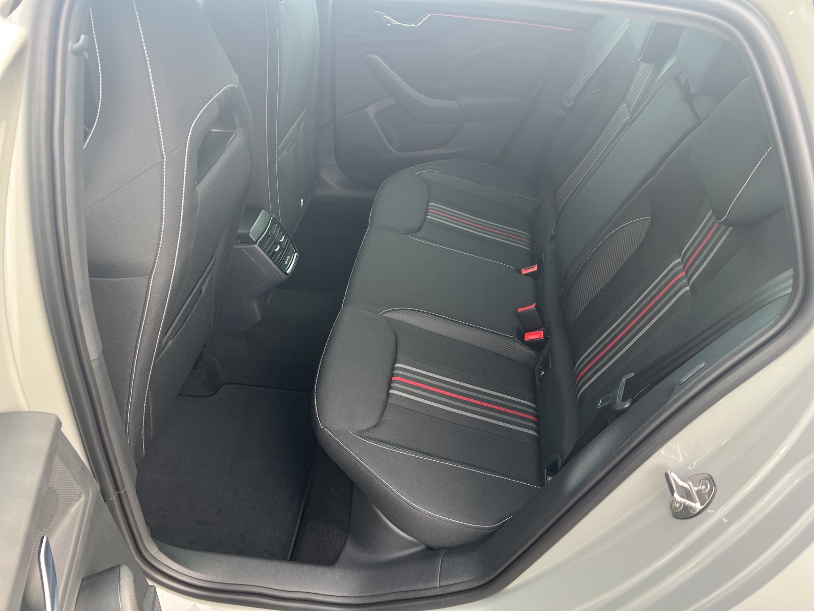 SKODA Scala 1.5 TSI Monte Carlo DSG-image-7