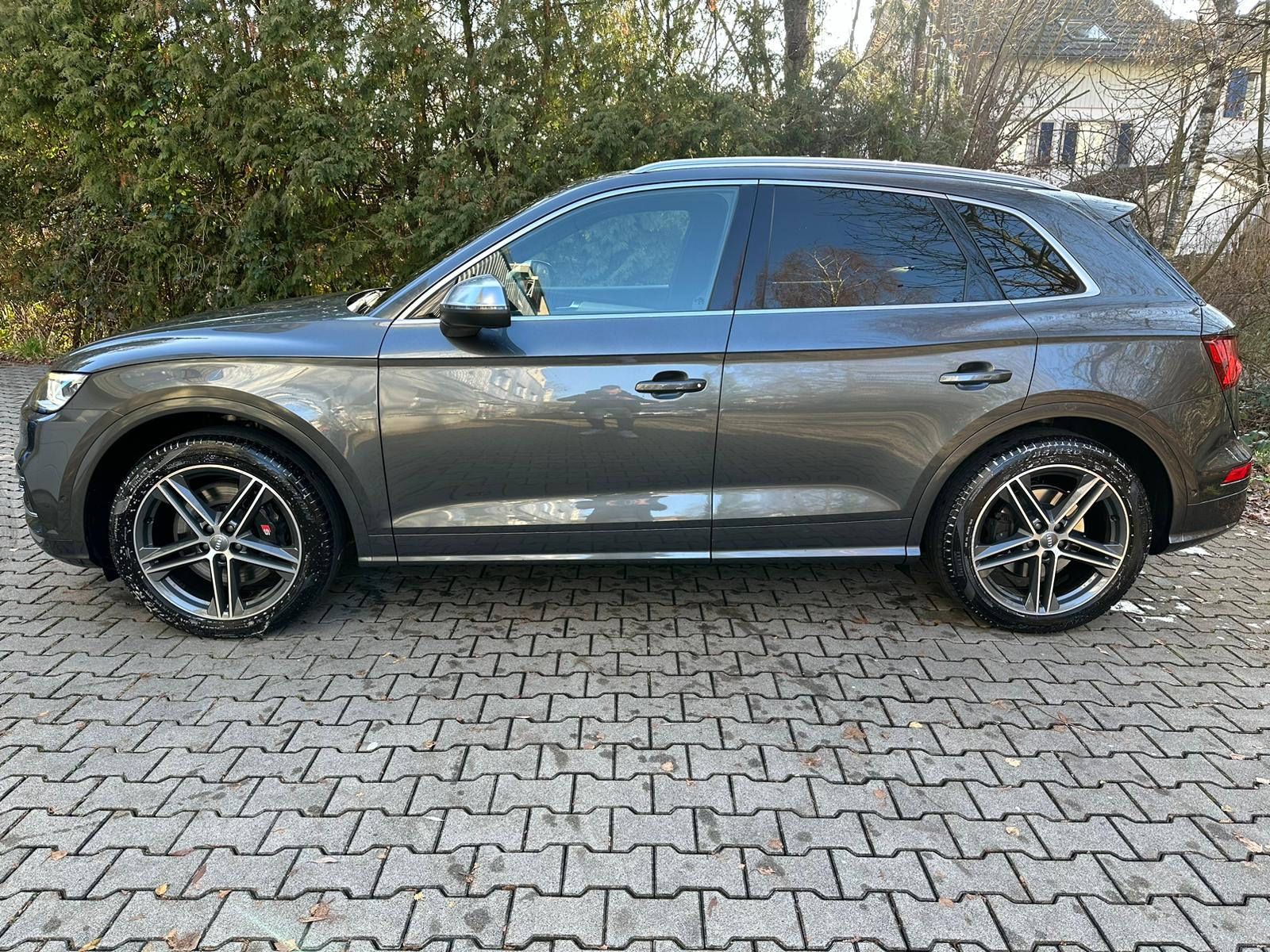 AUDI SQ5 TDI quattro tiptronic-image-1